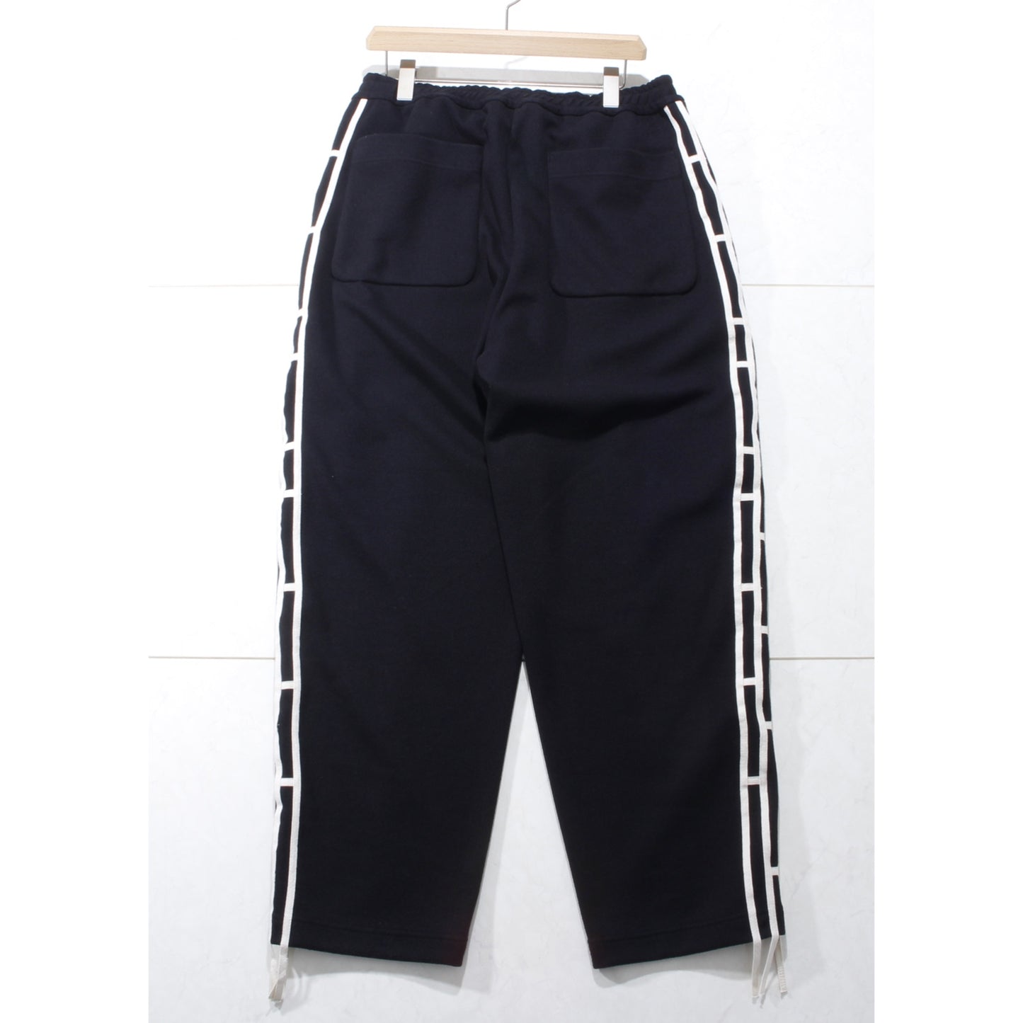 "amida" line track pants / black