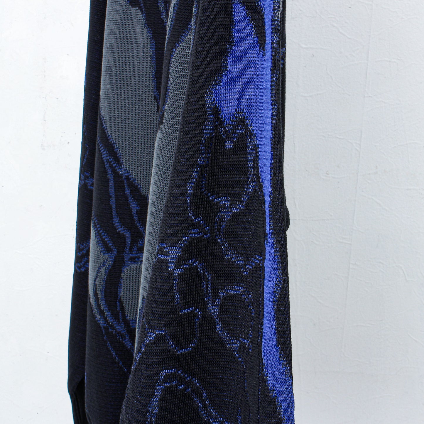 "Bionic Aurora" jacquard sweater / black