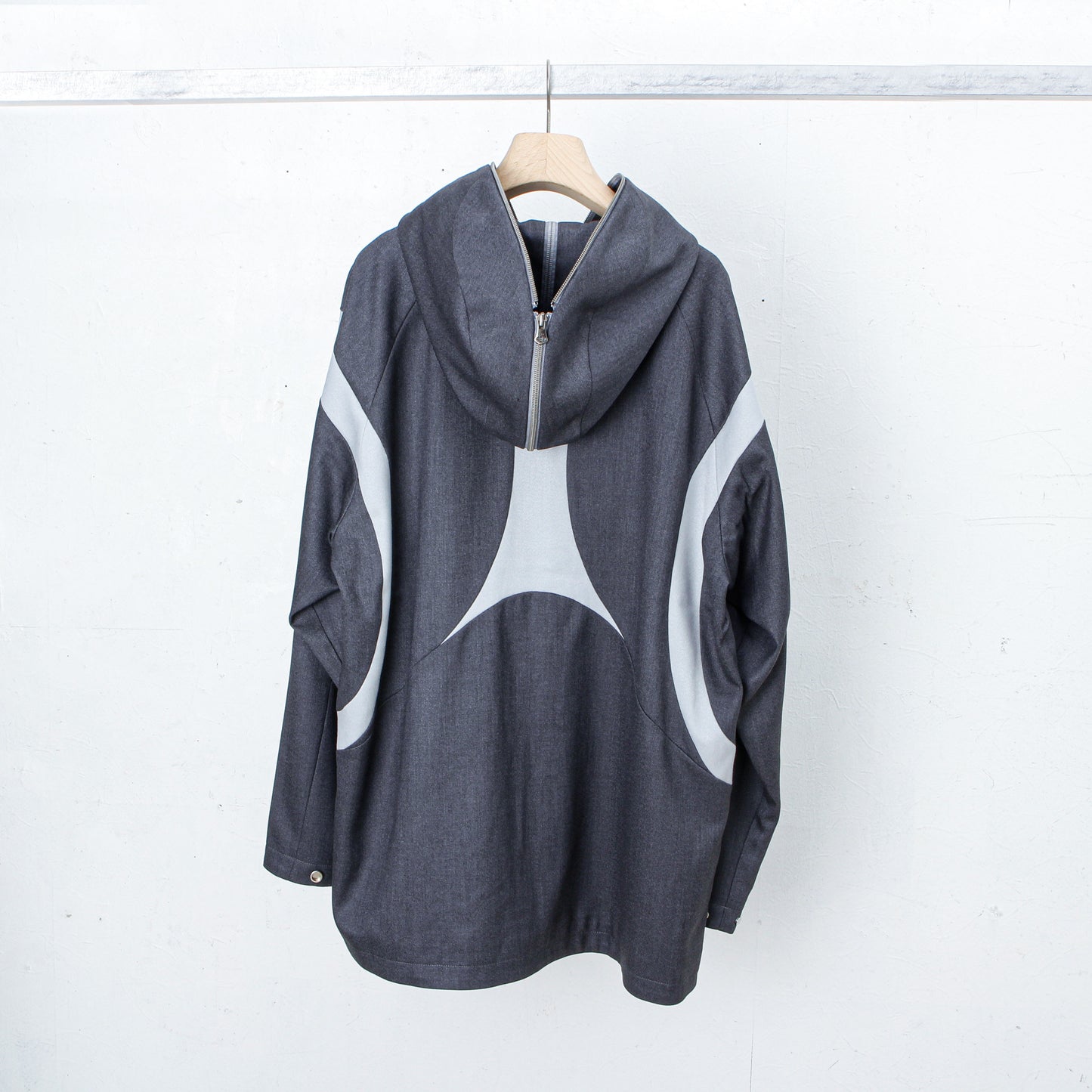 calm parka / shadow gray
