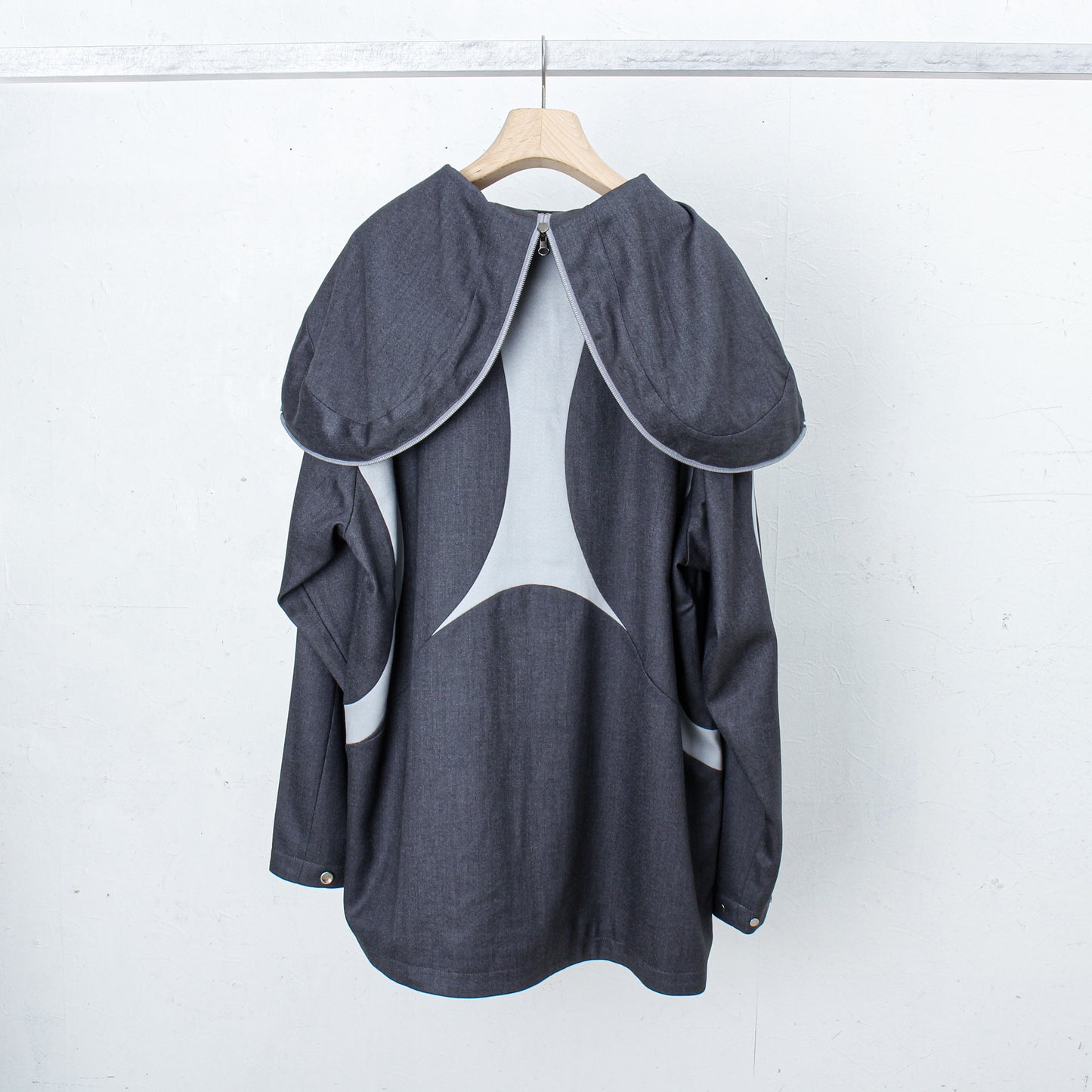 calm parka / shadow gray