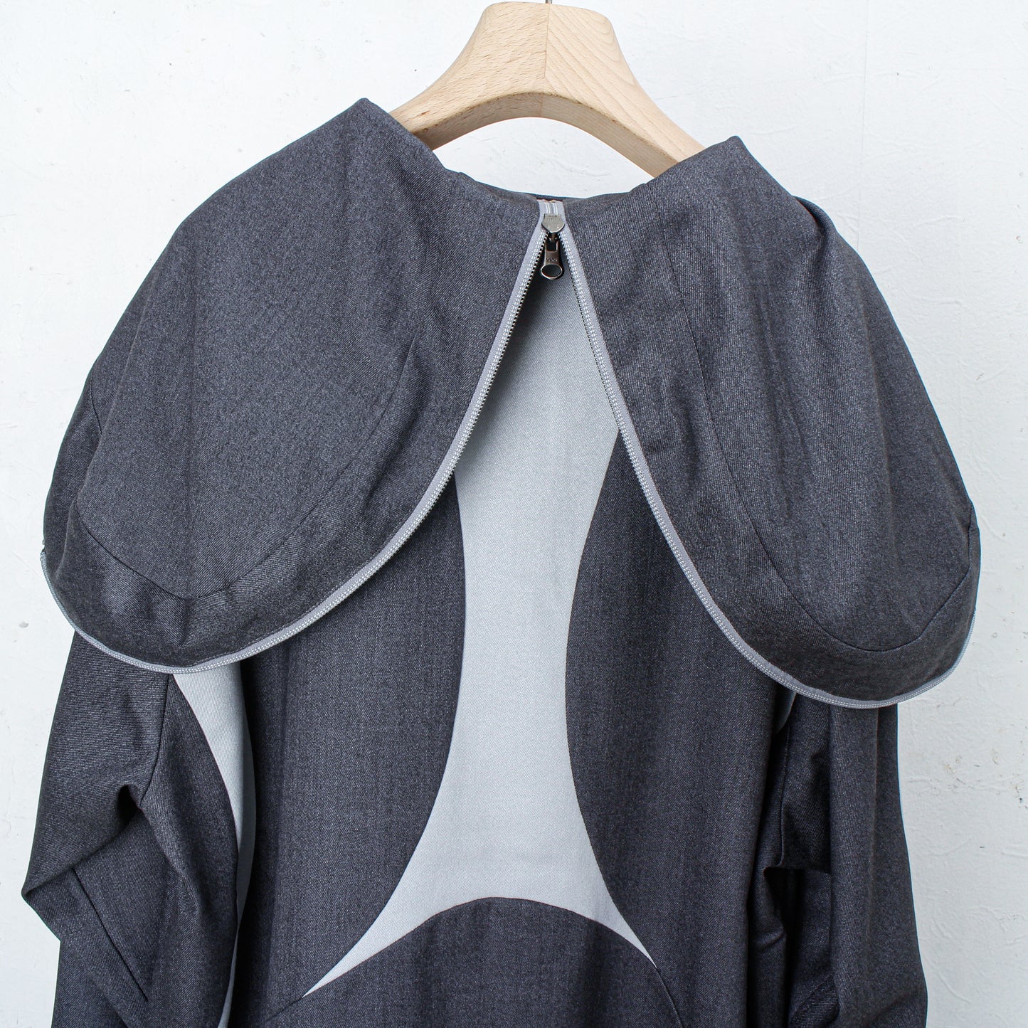 calm parka / shadow gray