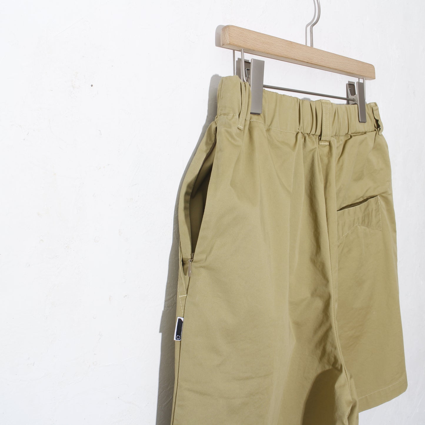 HAMBLETON SHORTS / beige