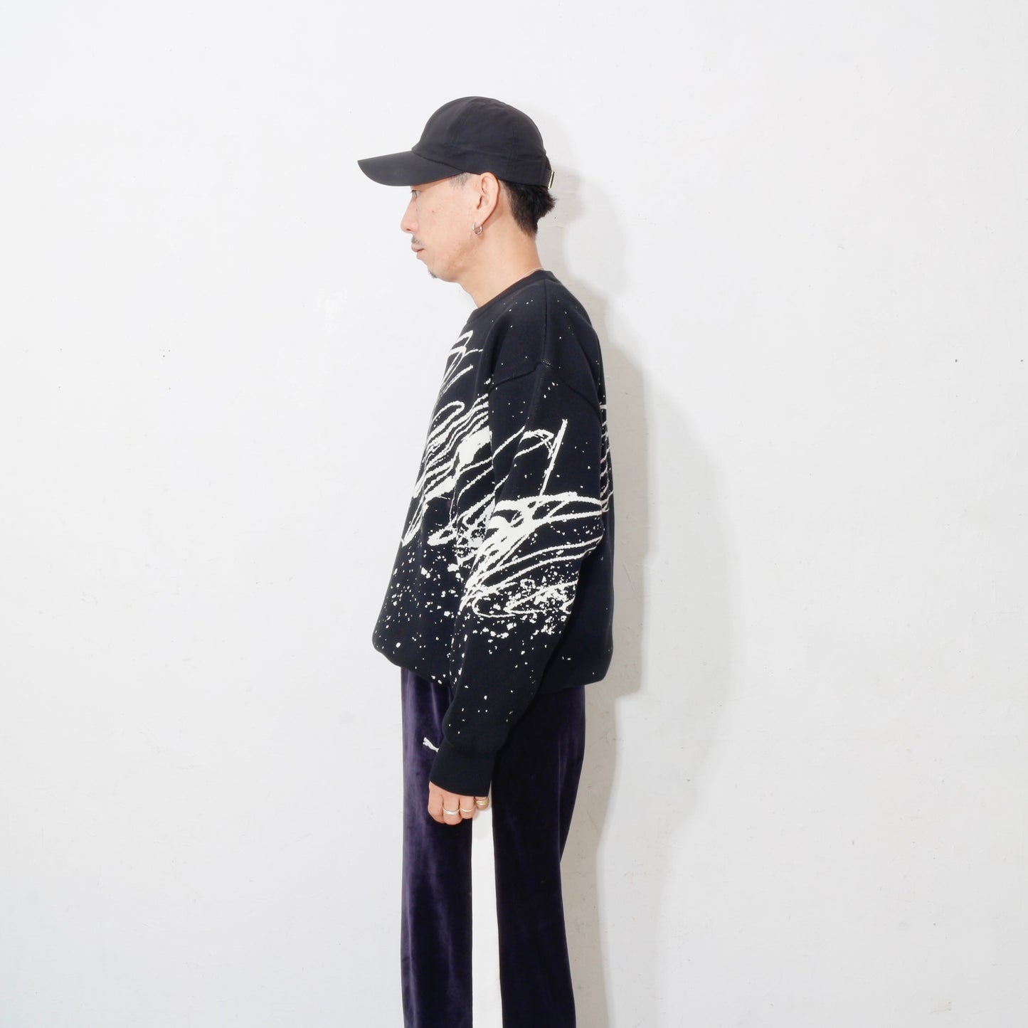 written by /drawing motif knit / black