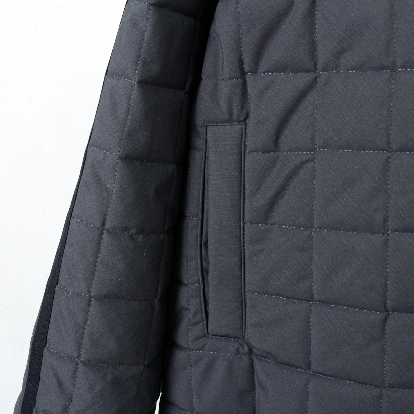 HIDESIGN / Security Reversible Jacket for Device