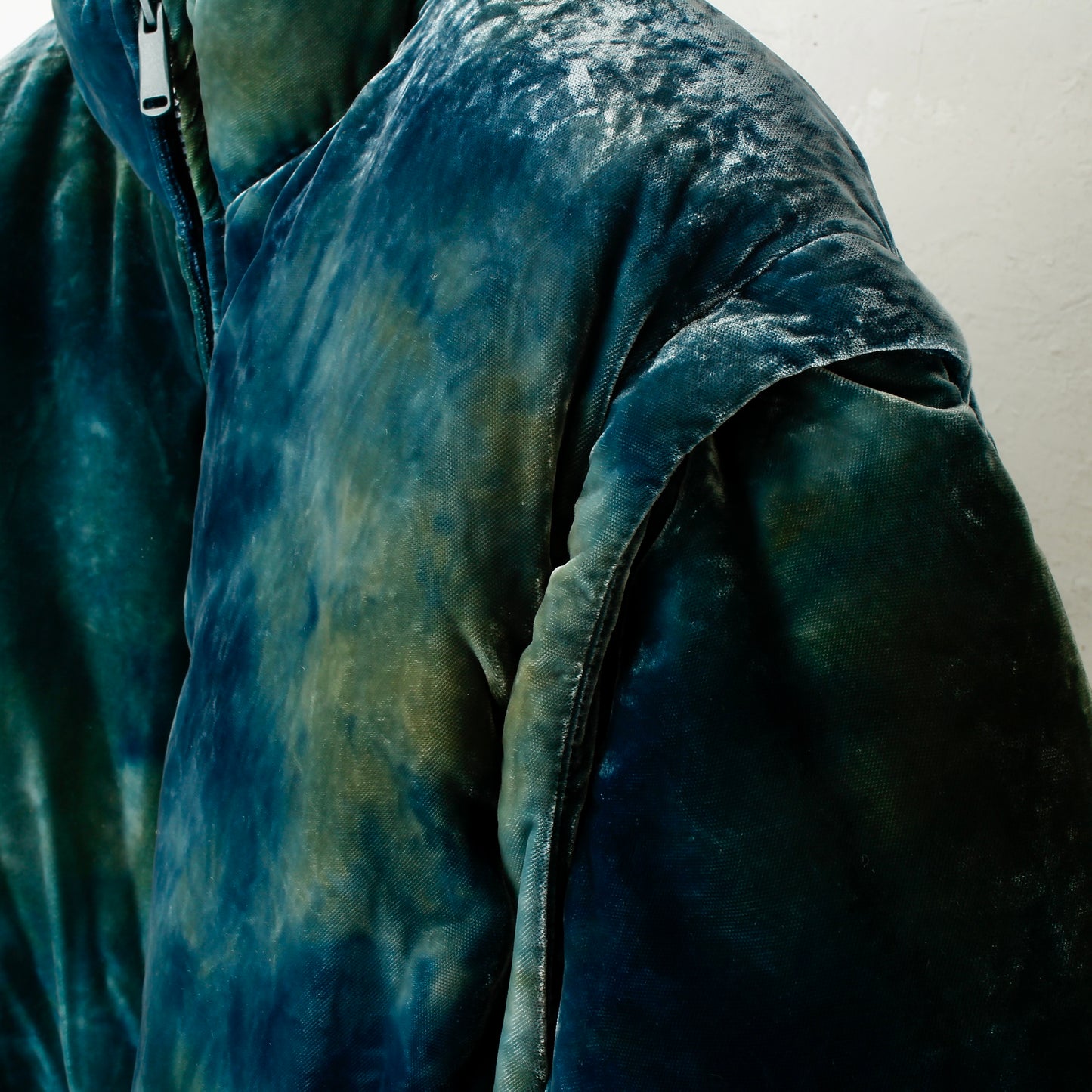VELVET PUFFER JACKET / EMERALD