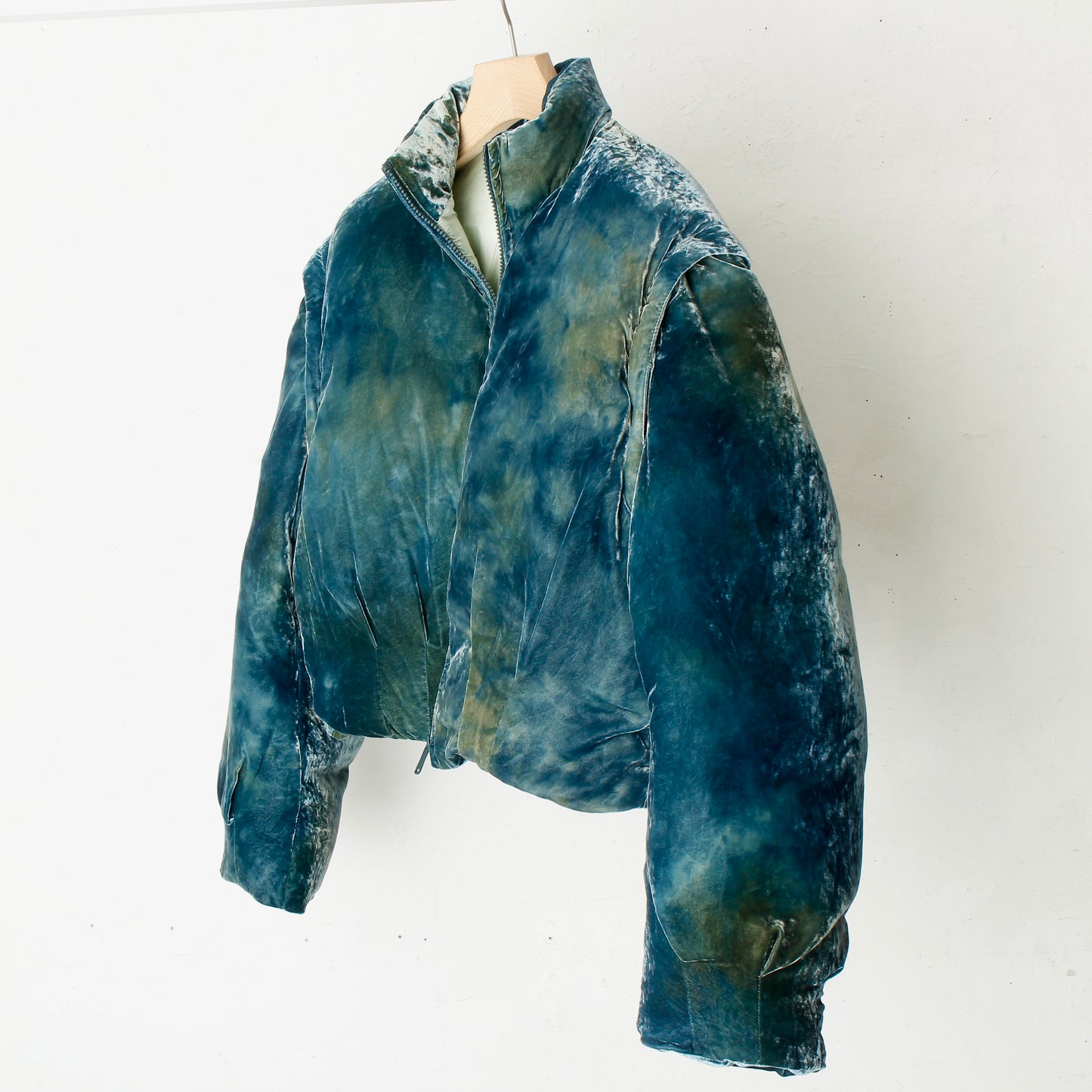 VELVET PUFFER JACKET / EMERALD