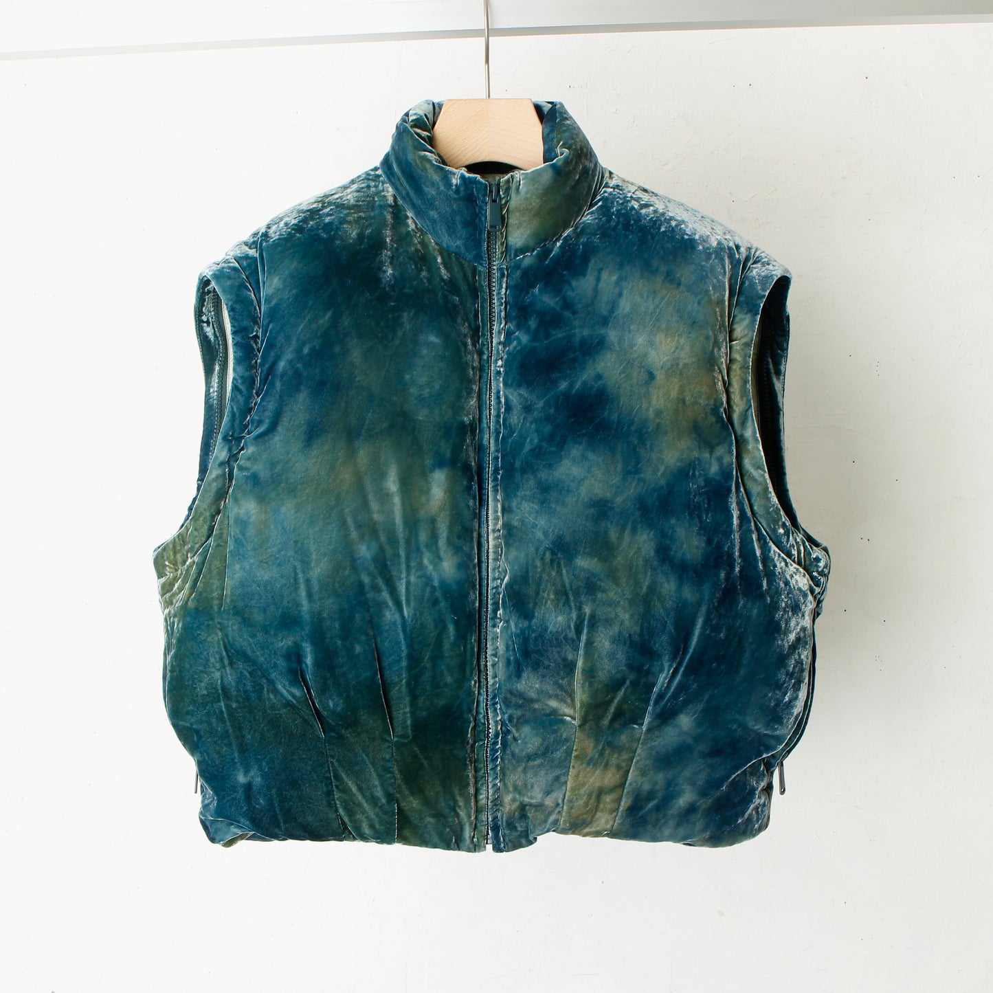 VELVET PUFFER JACKET / EMERALD