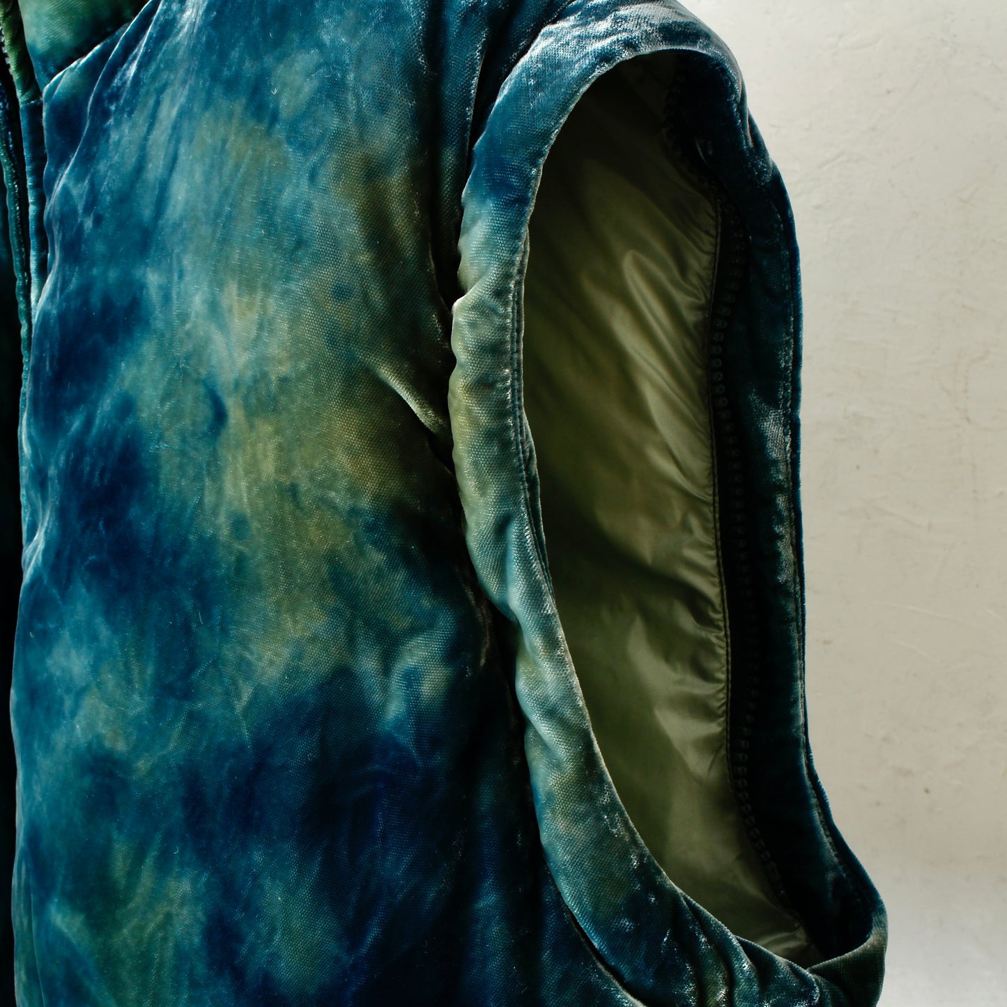 VELVET PUFFER JACKET / EMERALD