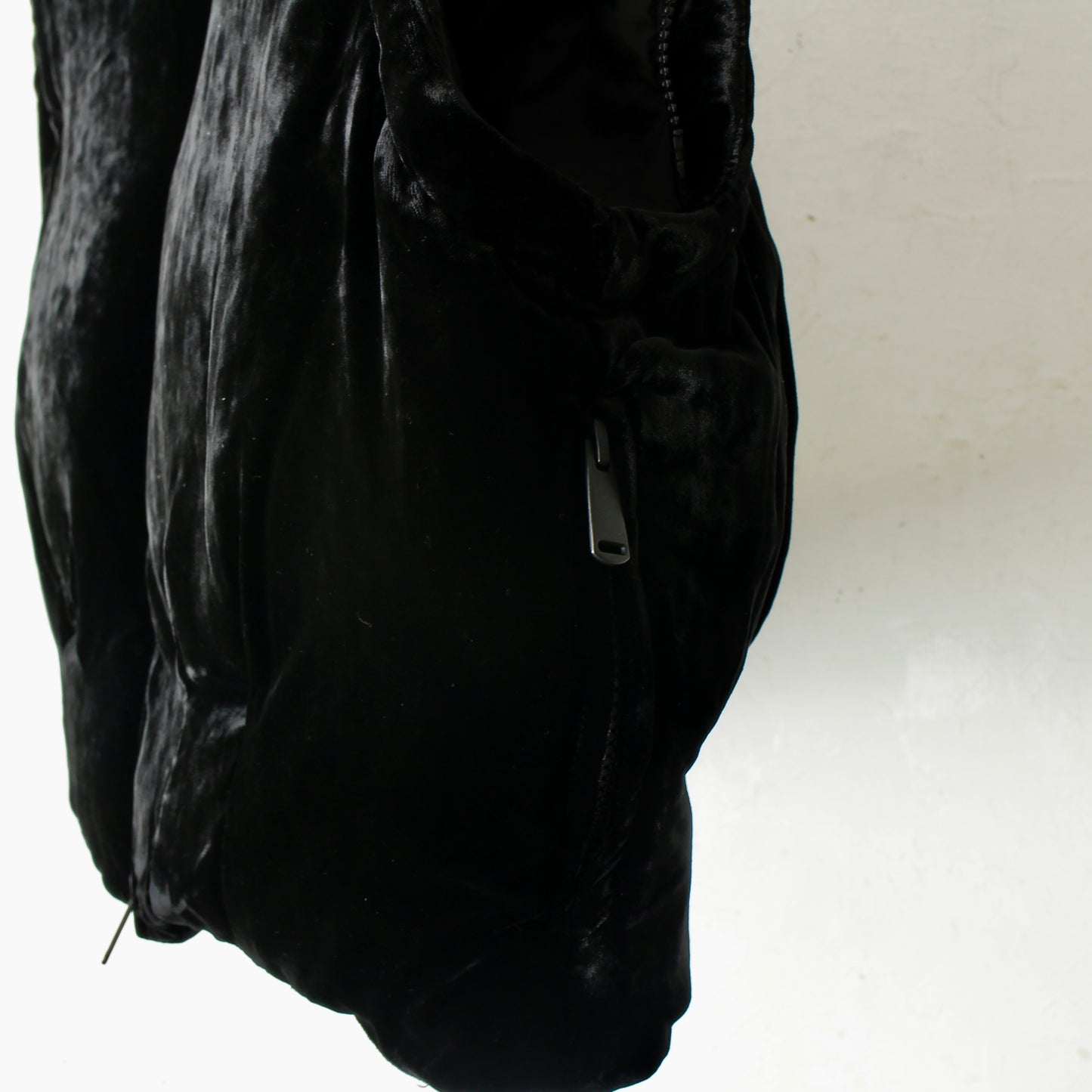 VELVET PUFFER JACKET / BLACK
