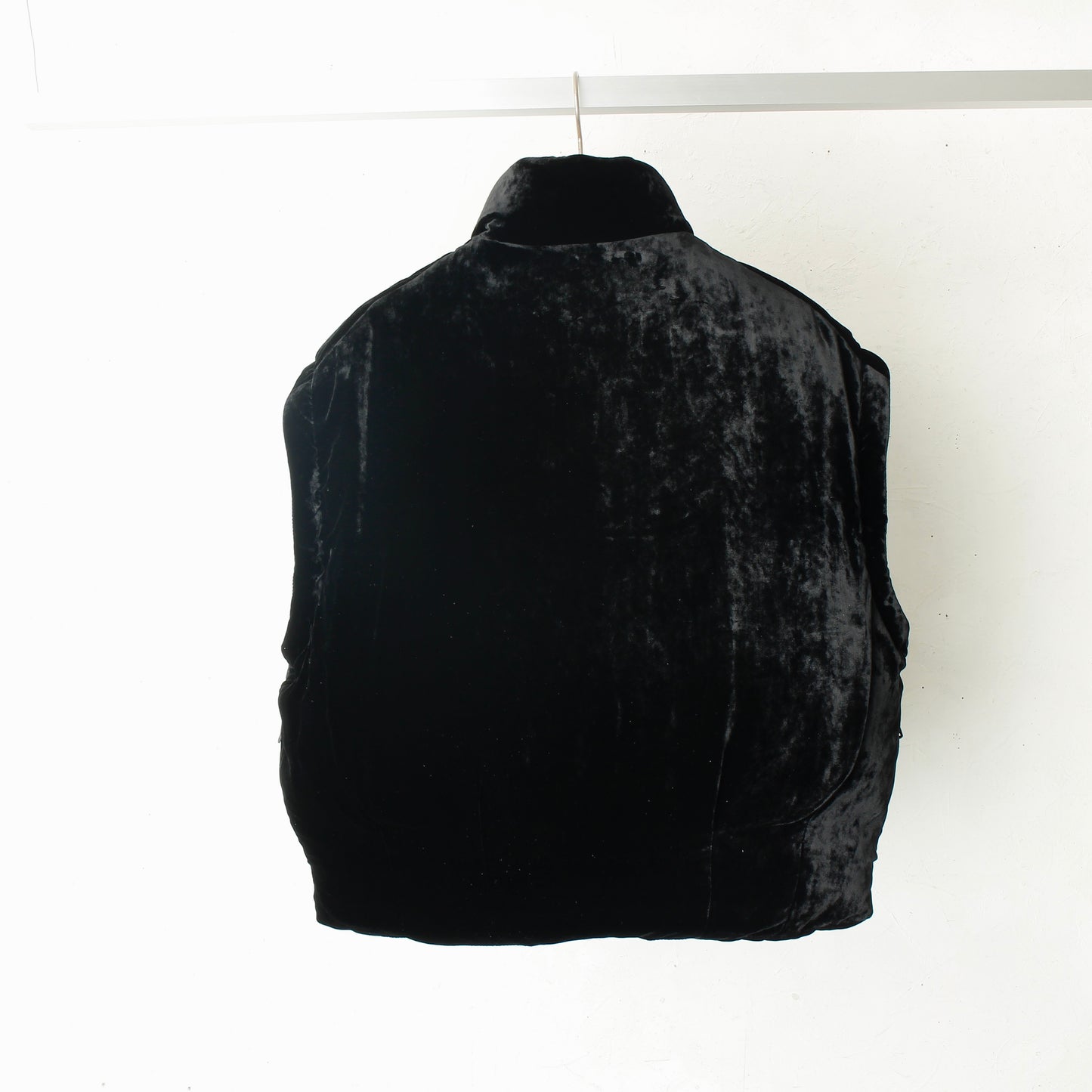 VELVET PUFFER JACKET / BLACK