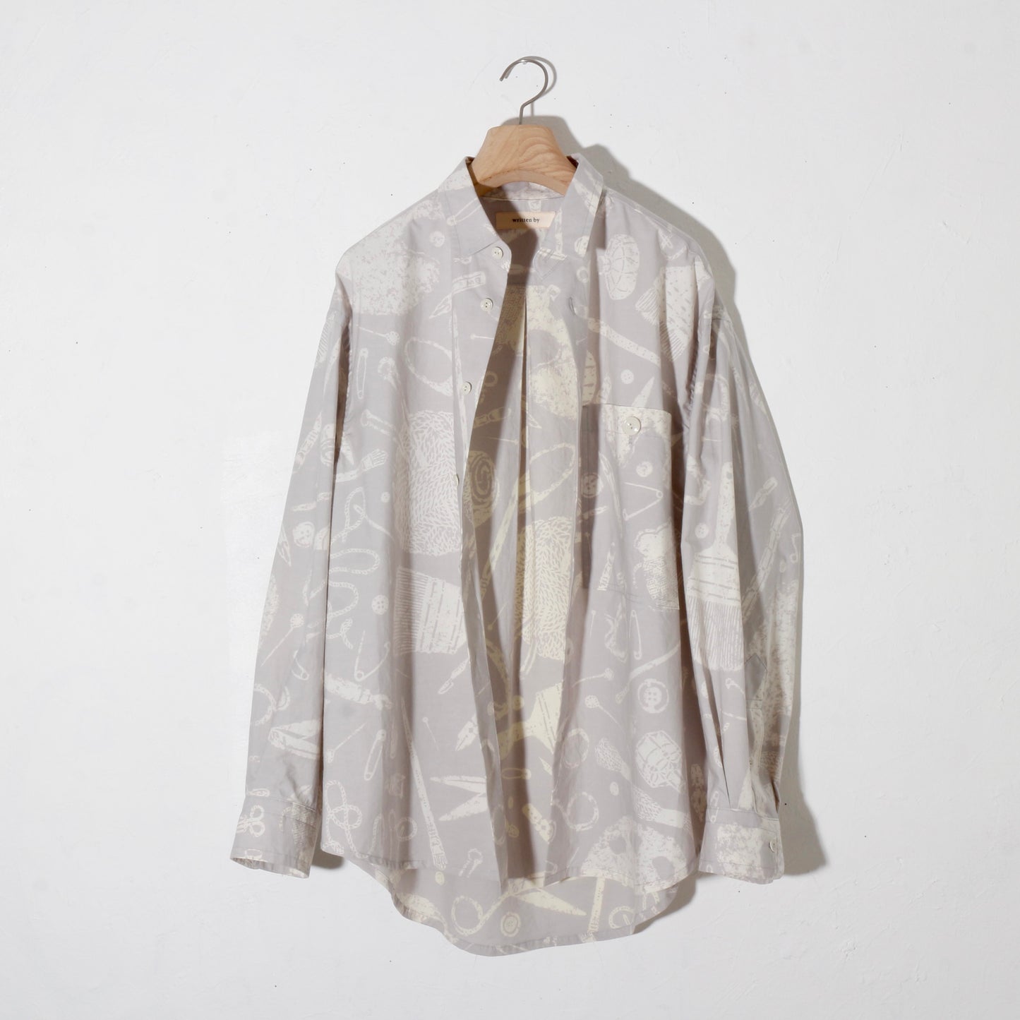 written by /TOOLS DISCHARGE SHIRT