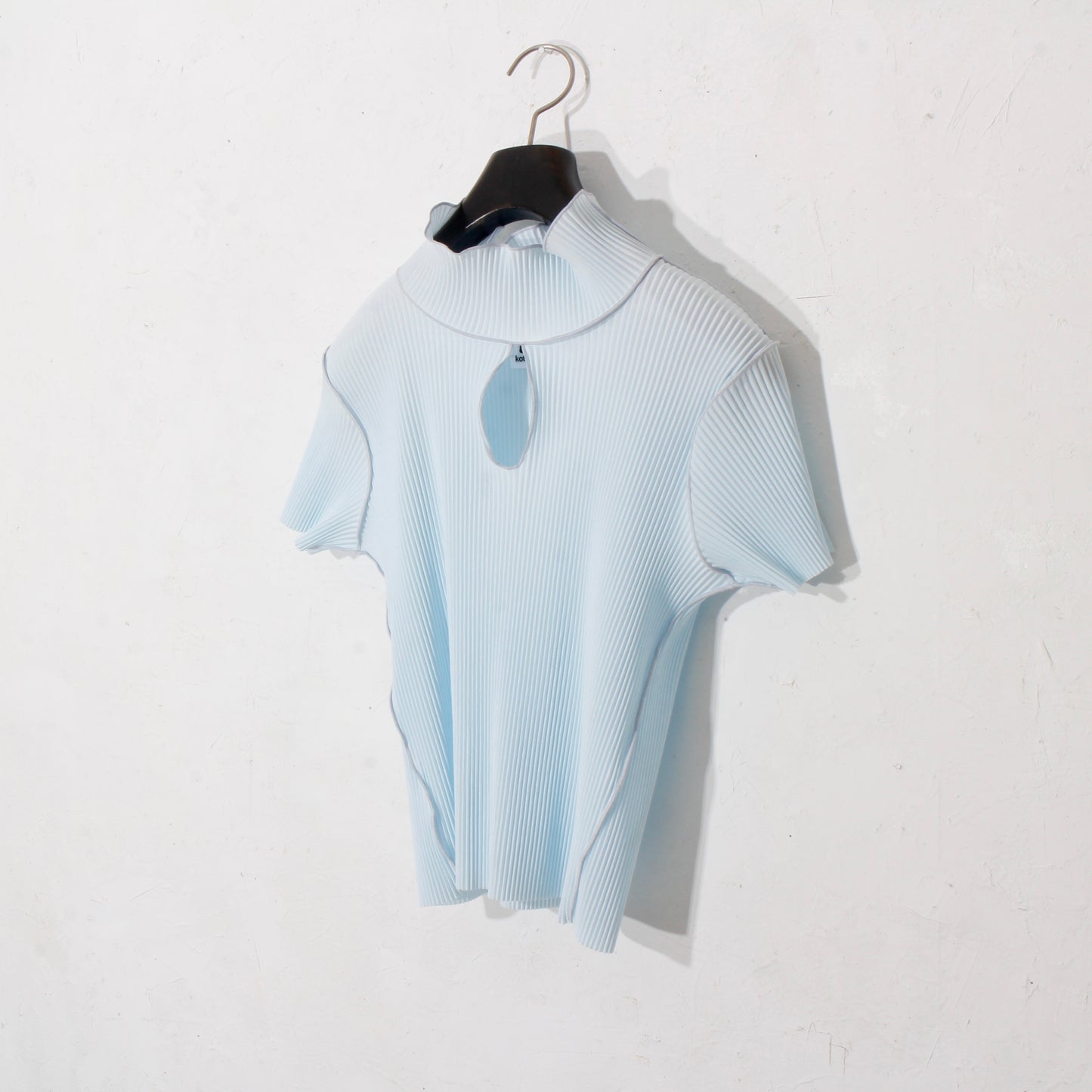 to do kotohayokozawa /High neck tiny top / LT.blue