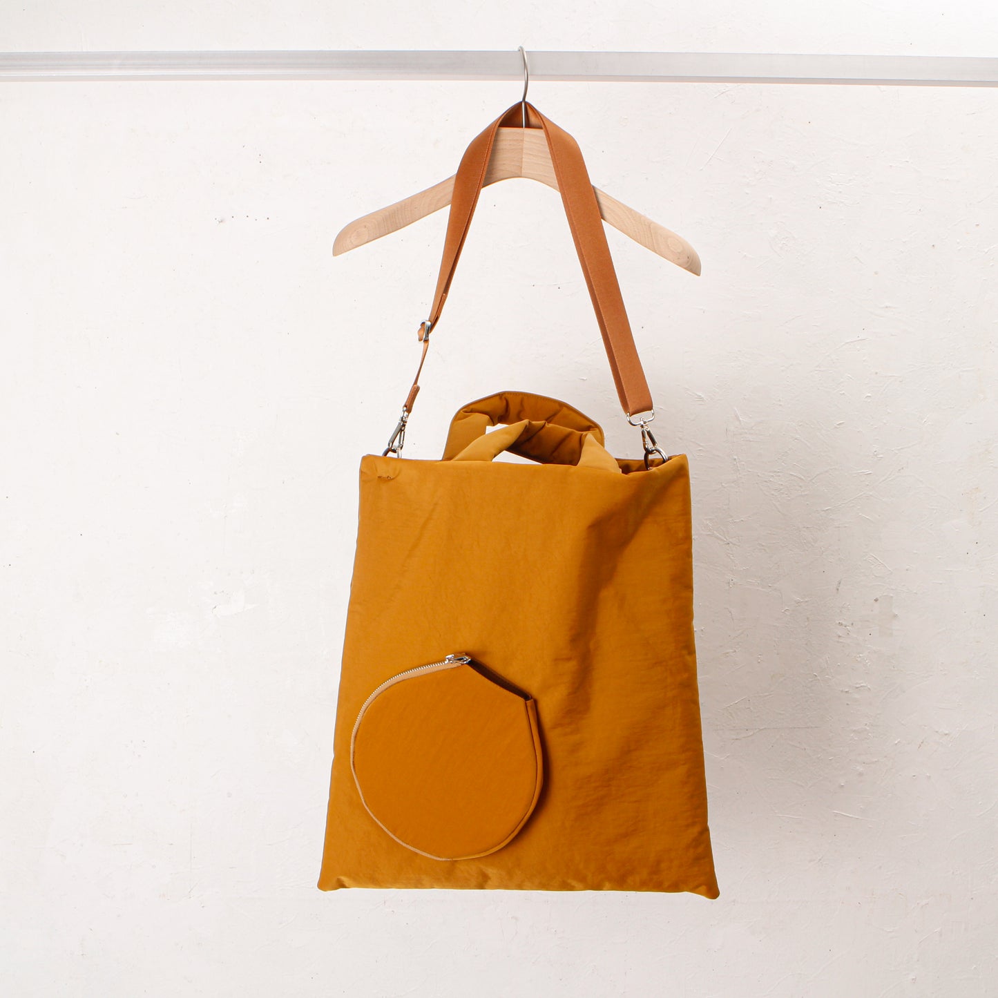 PING-PONG PADDED TOTE / CAMEL