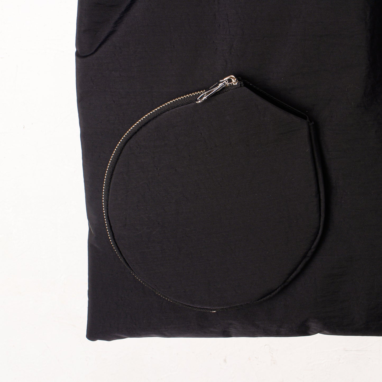 PING-PONG PADDED TOTE / black