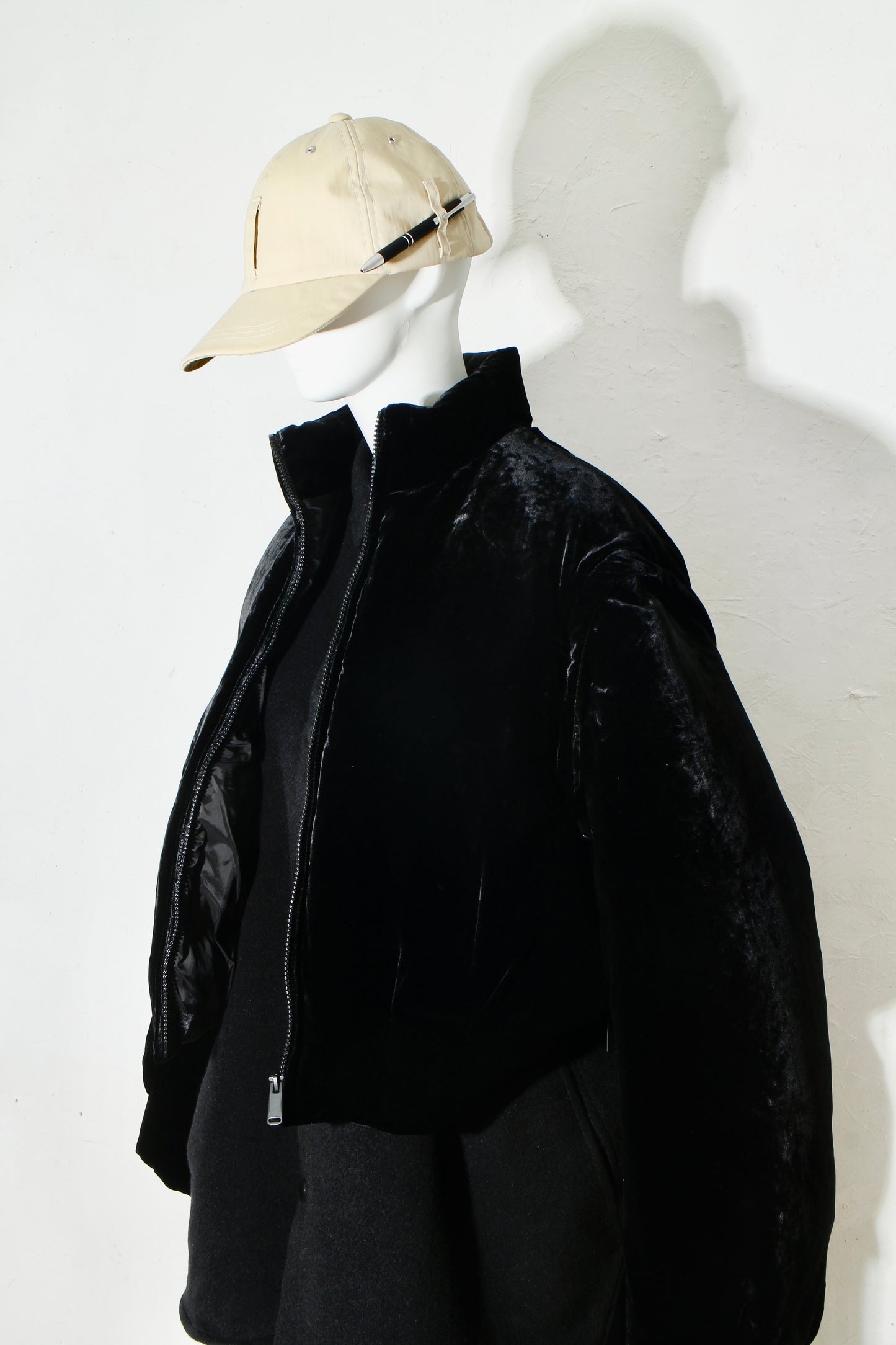 VELVET PUFFER JACKET / BLACK