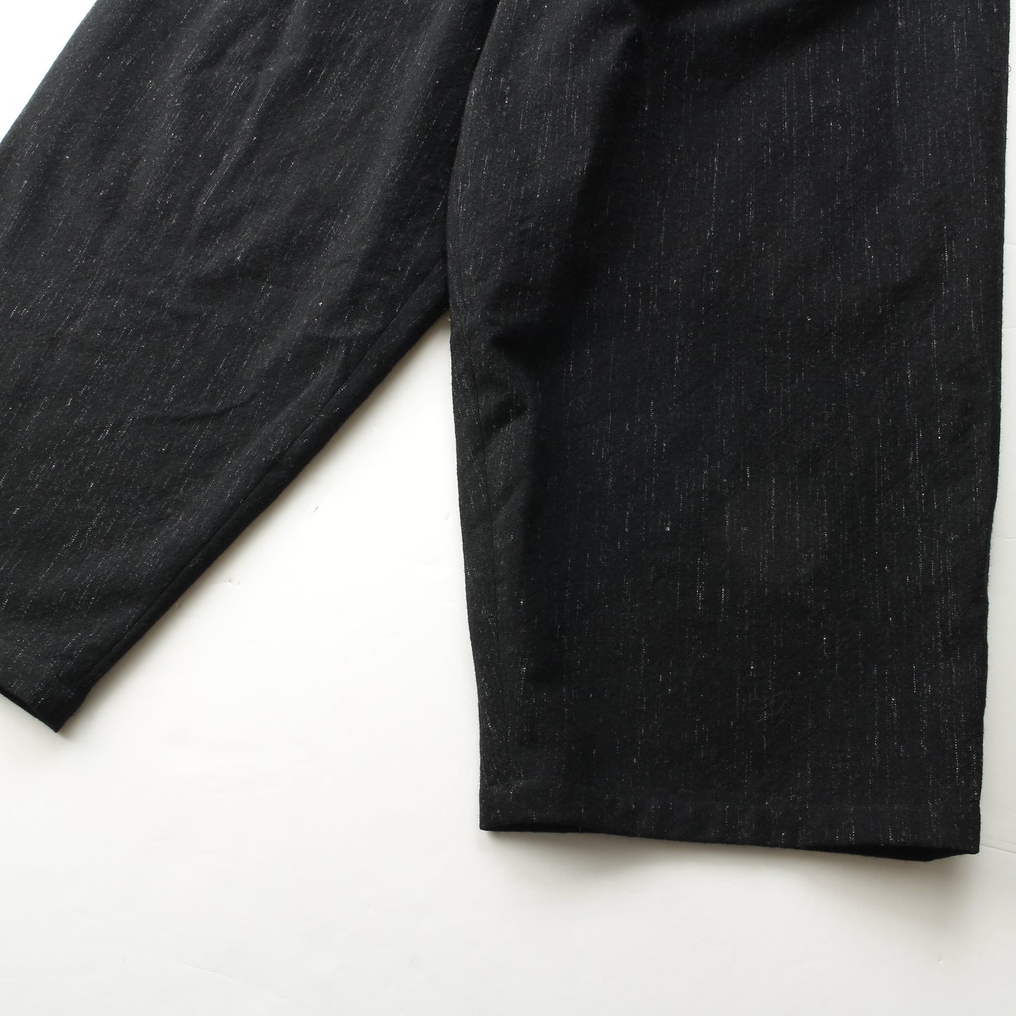 Cosmos Linenwool 2tuck Wide Pants / black