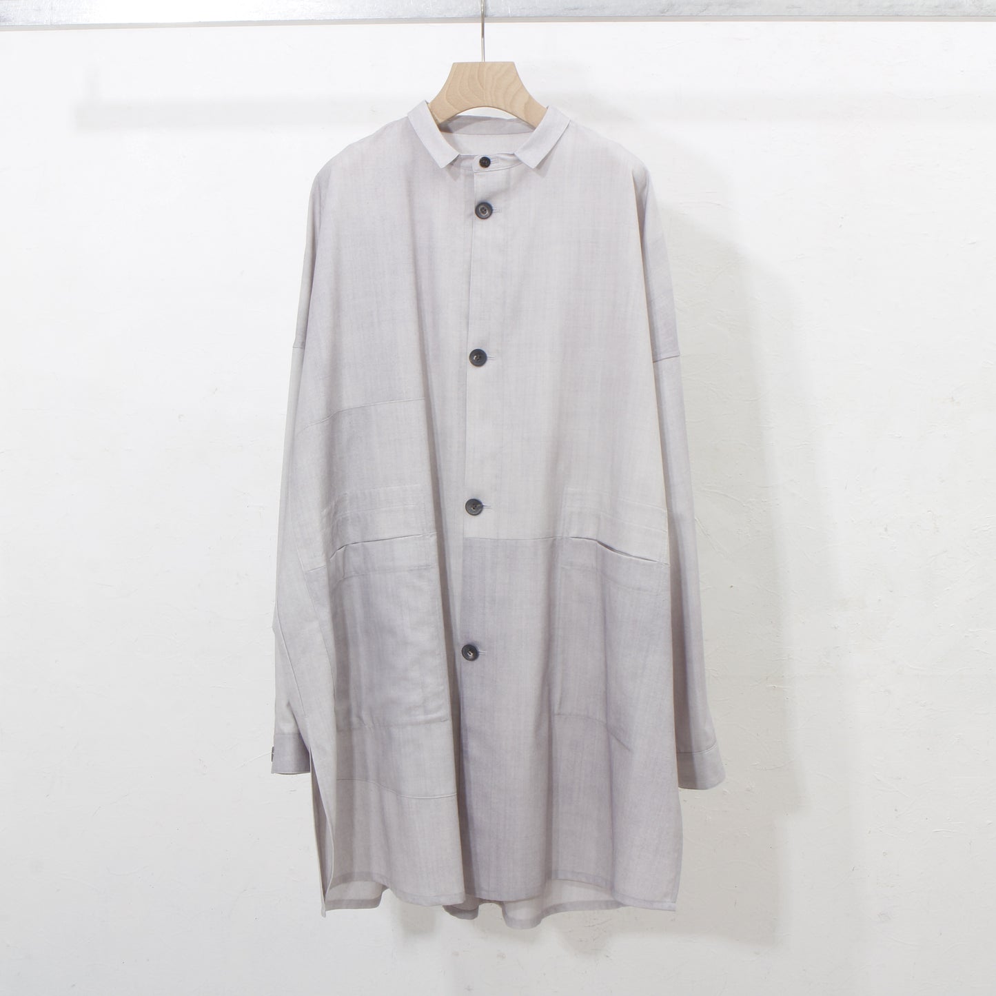 Uneven Dyed Pasted Cloth Shirt Coat / gray-white