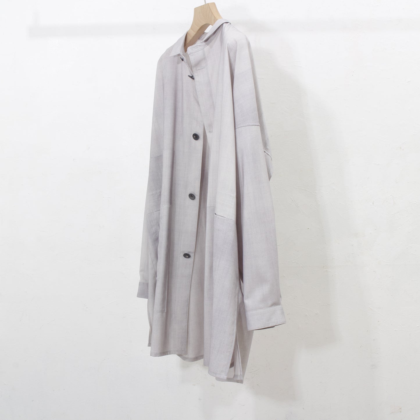 Uneven Dyed Pasted Cloth Shirt Coat / gray-white