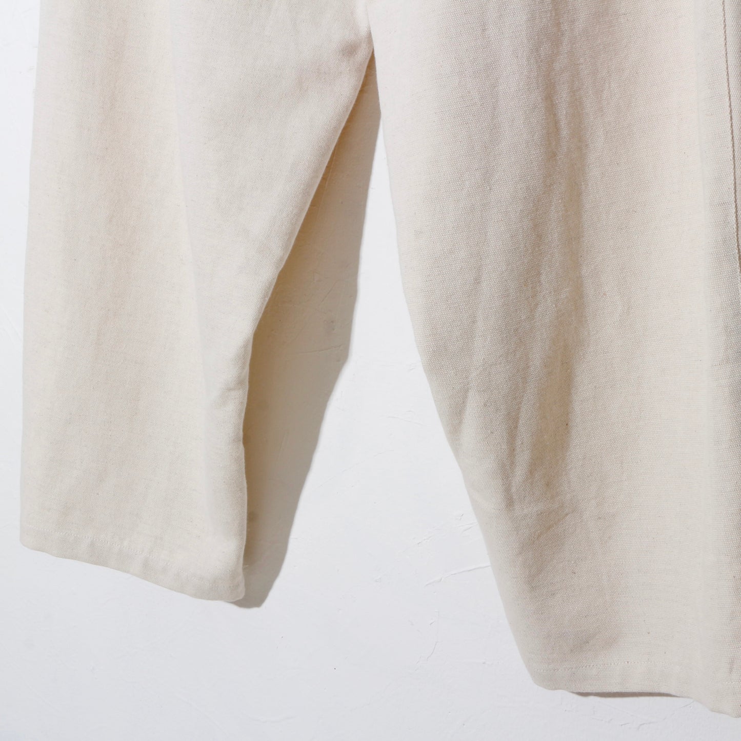 Natural Dyed 2tuck Trouser/ off white