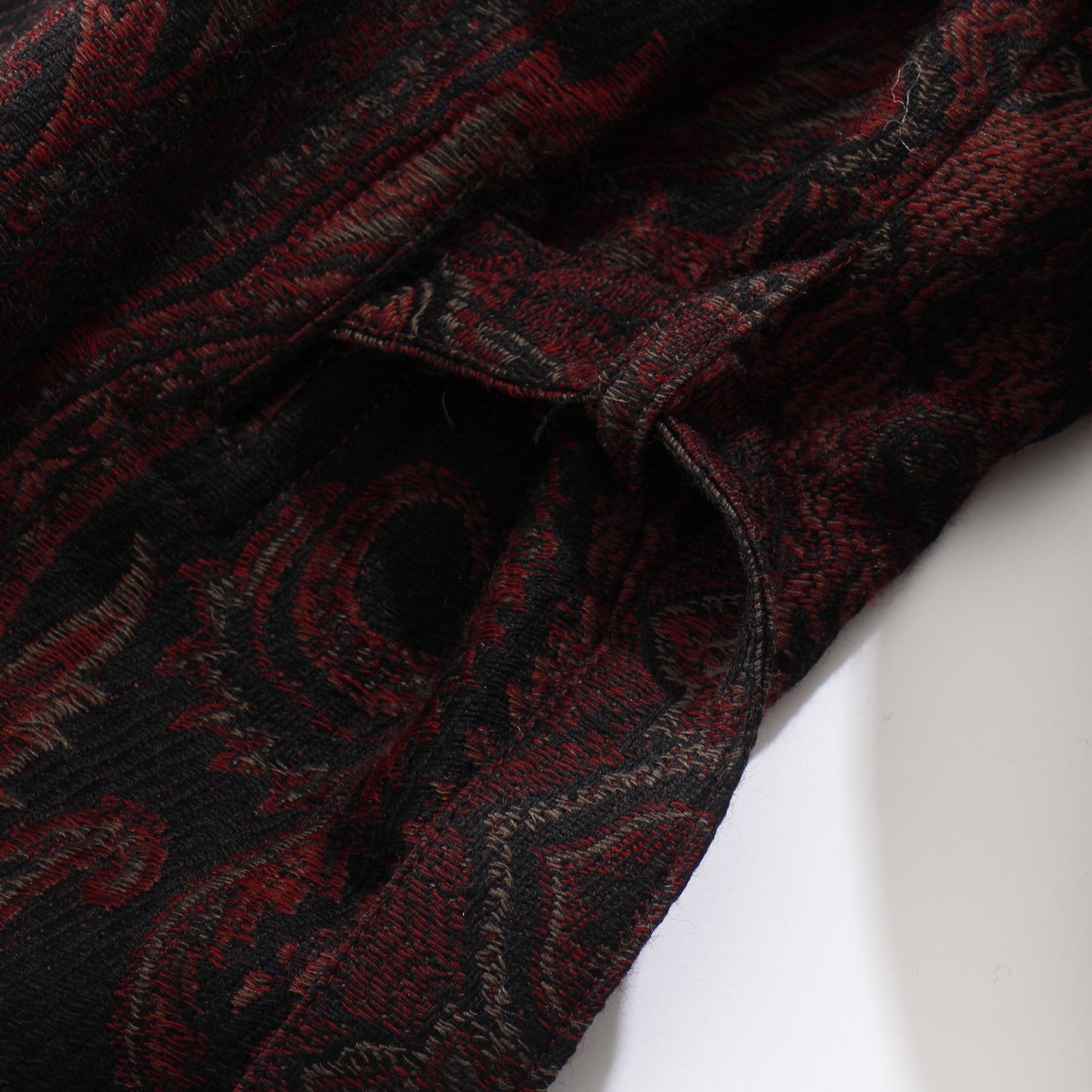 tibetan paisley jacquard gown coat / red