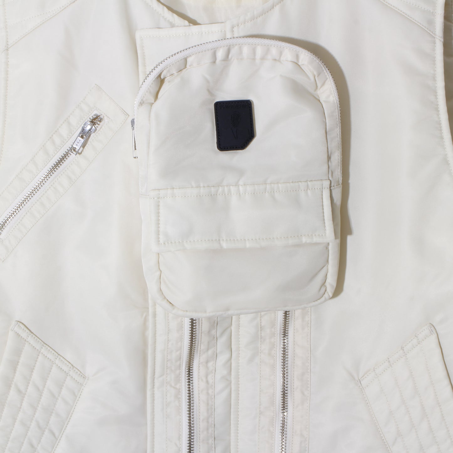 ELEVATION BOMBER VEST / IVORY