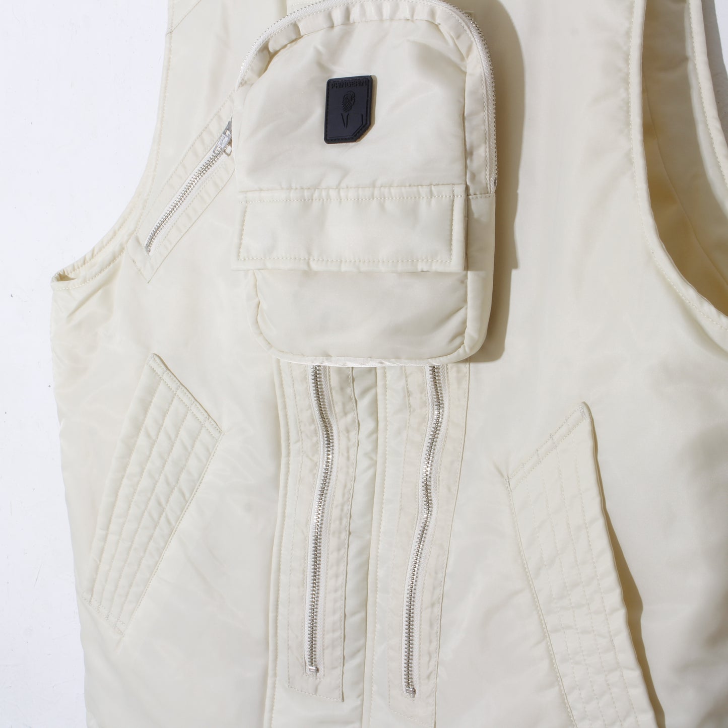 ELEVATION BOMBER VEST / IVORY