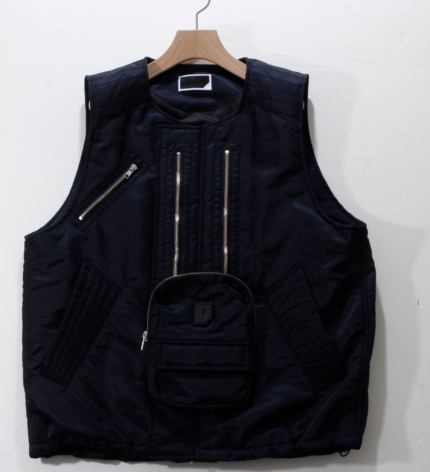 ELEVATION BOMBER VEST / BLACK