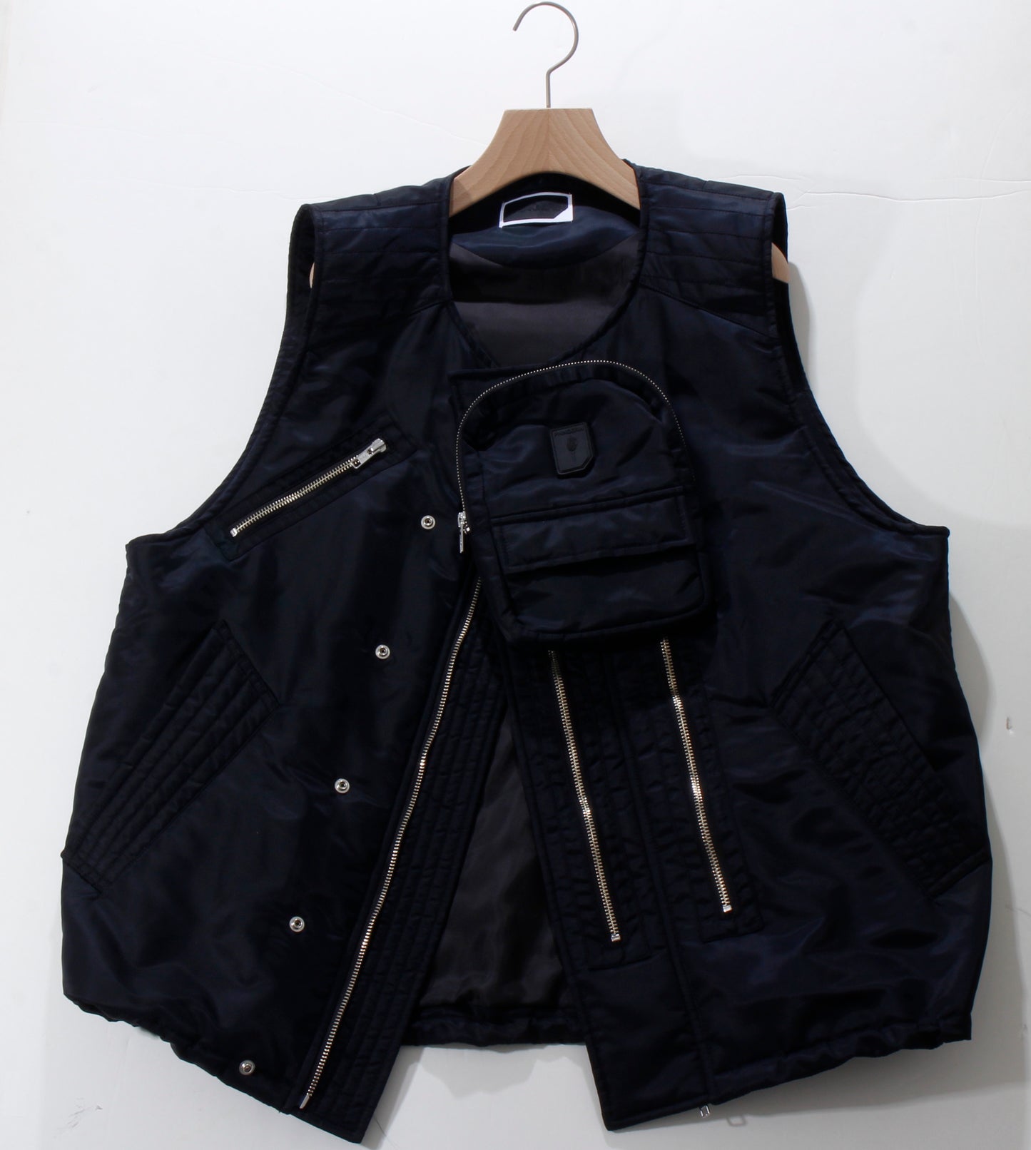 ELEVATION BOMBER VEST / BLACK