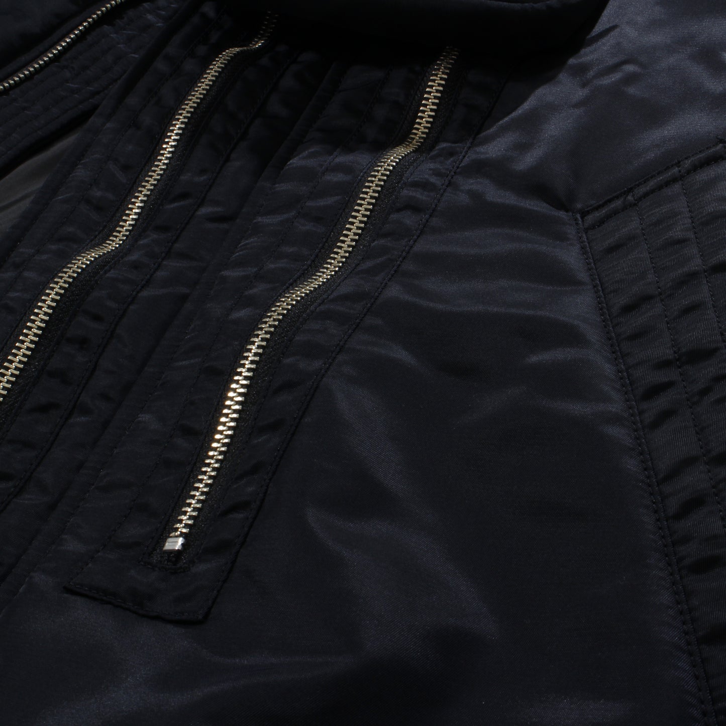 ELEVATION BOMBER VEST / BLACK