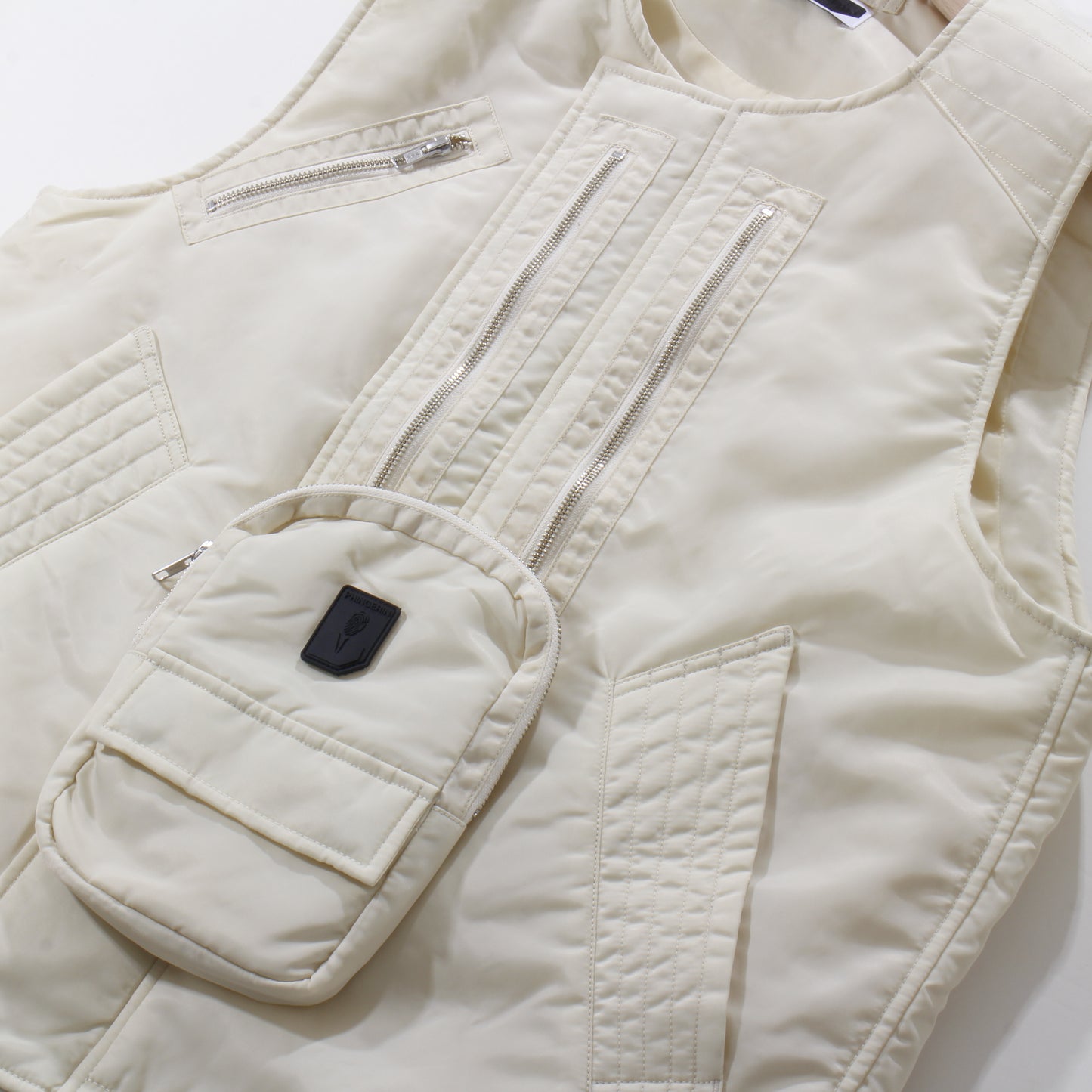 ELEVATION BOMBER VEST / IVORY