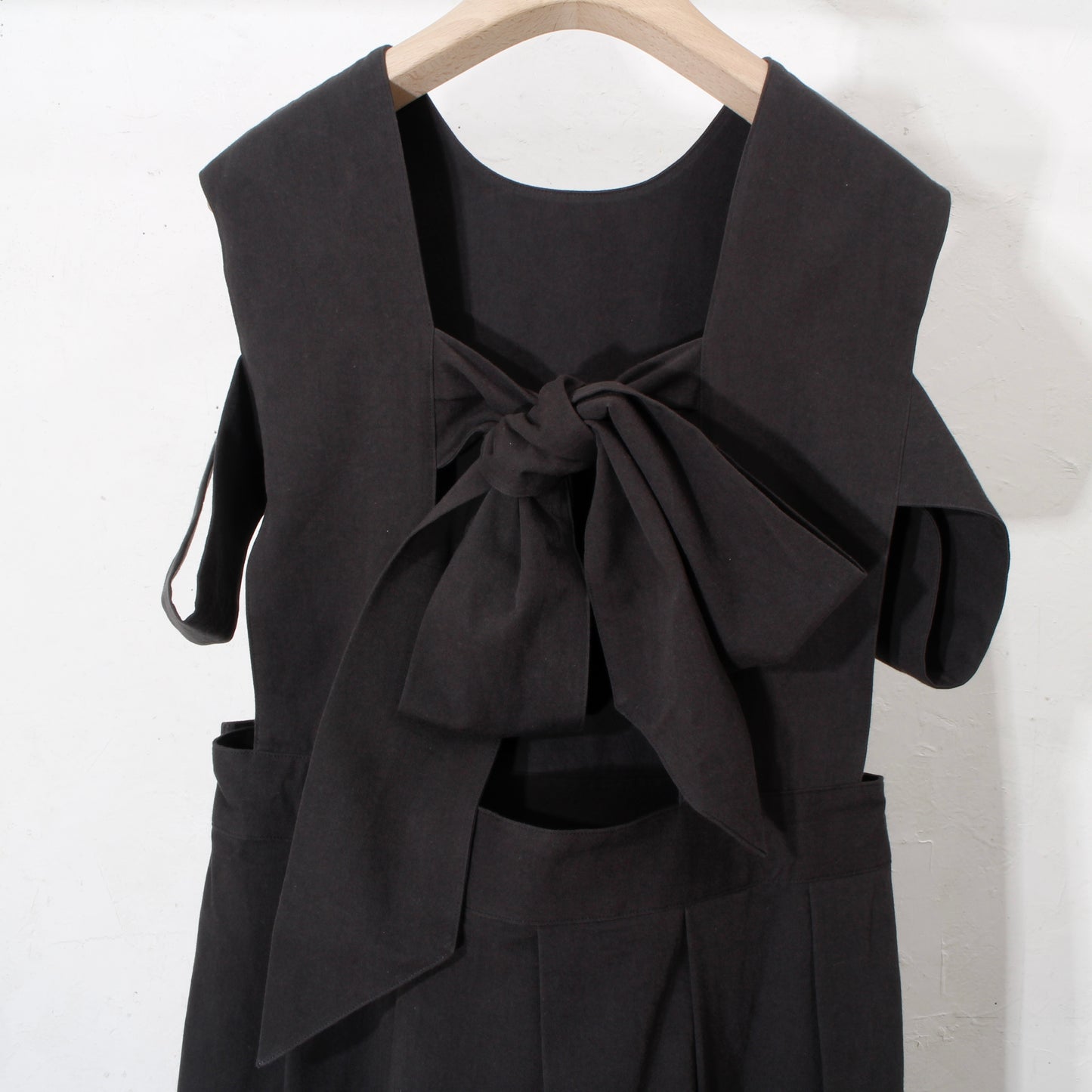 暮chic / 背りぼんワンピース / black