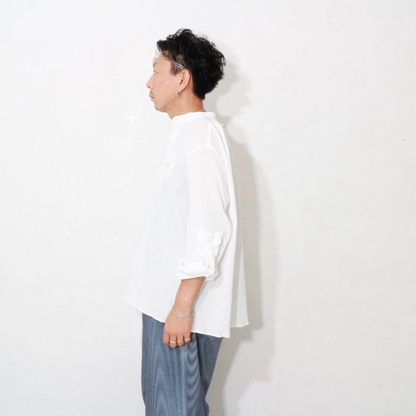 "eatable of many orders" / Celebration Scarf Shirts / off white