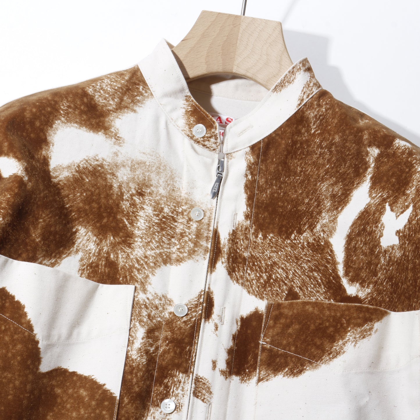 FLOCKY COW ZIP-UP SHIRT / brown