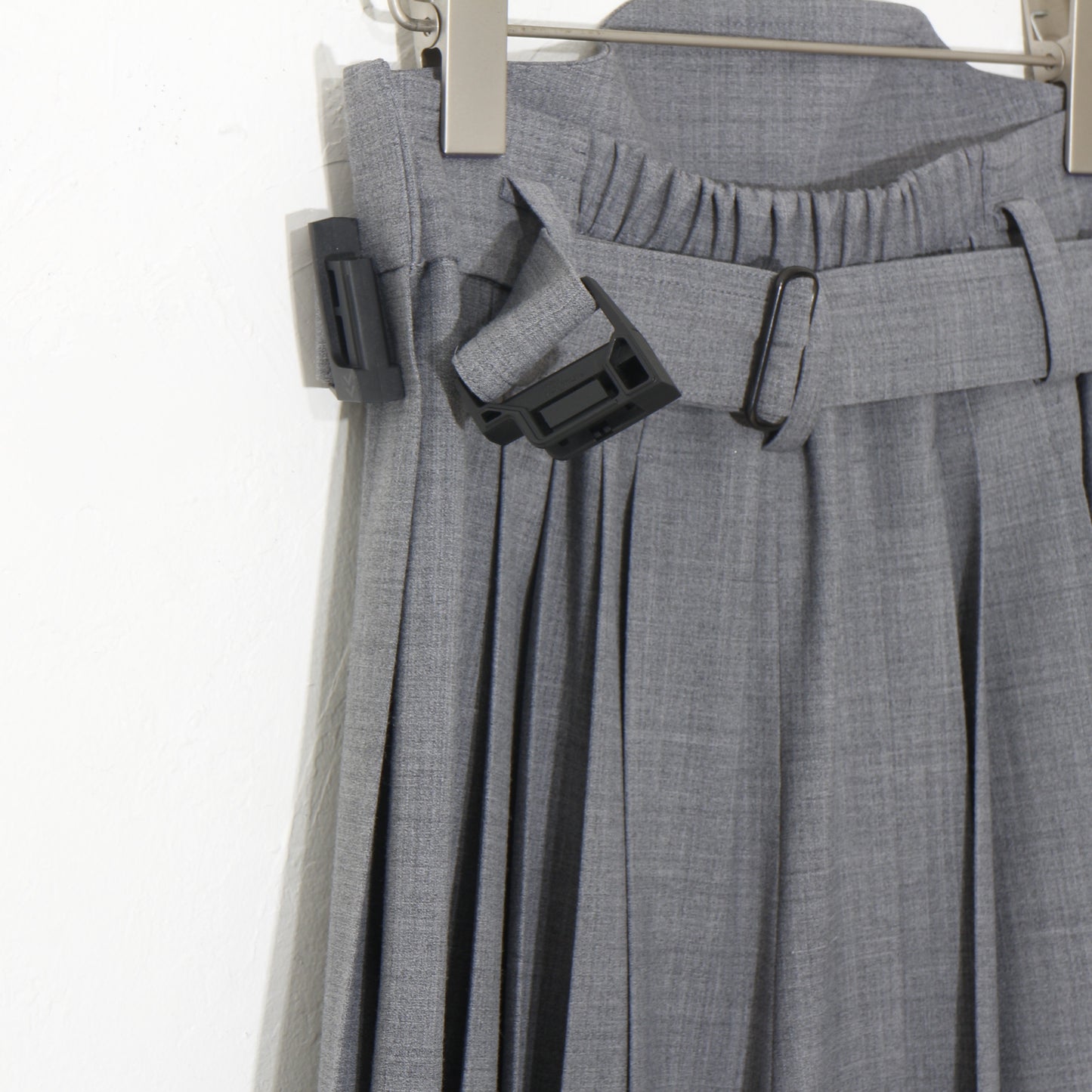 Hak_Pleats_pants / grey