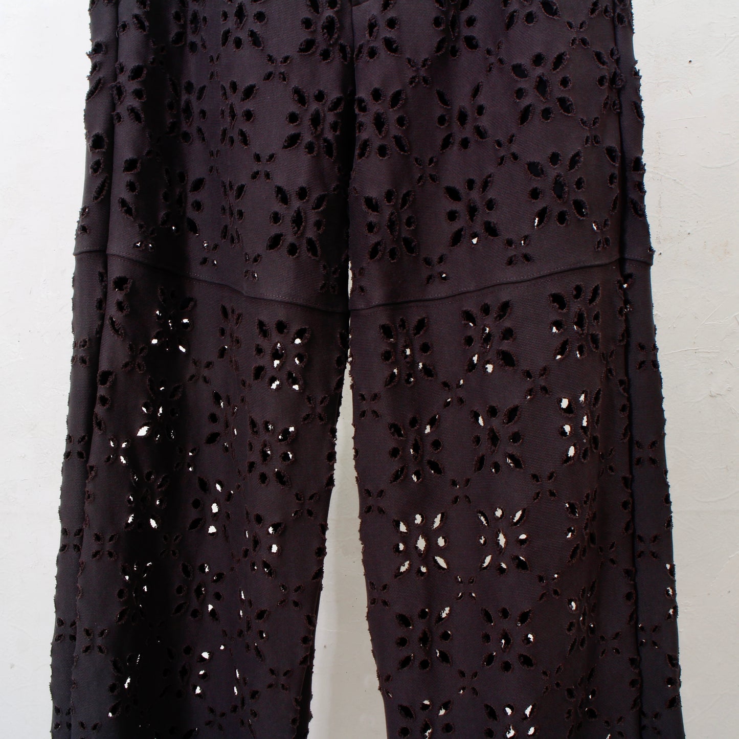 FLOWER HOLE SWEAT PANTS / bk