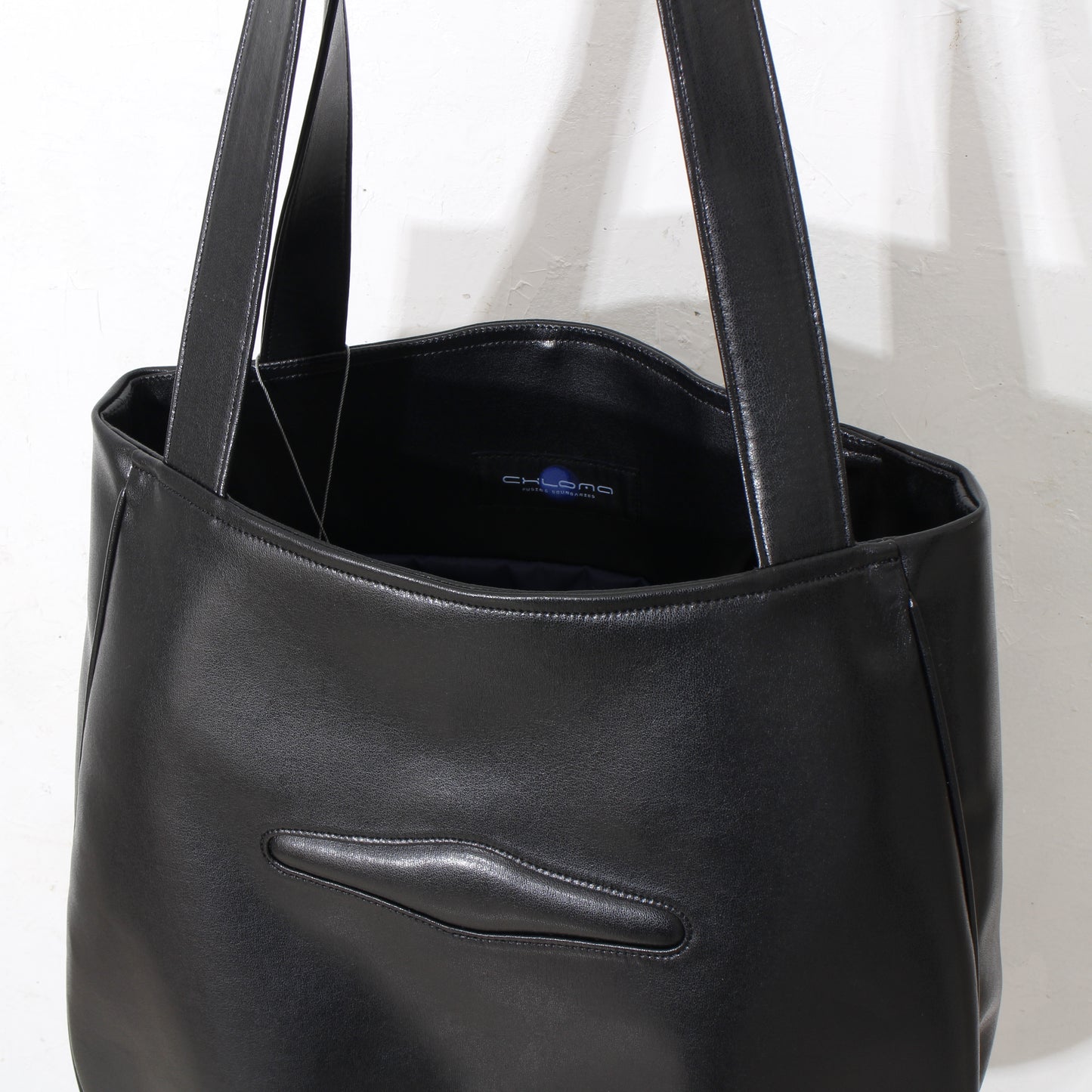 Horizon Tote Bag / luster black