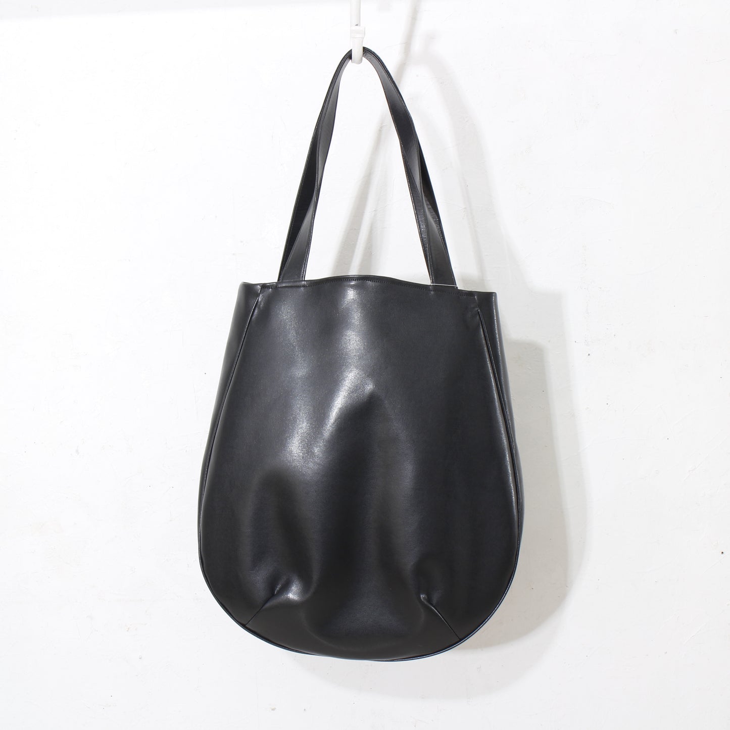 Horizon Tote Bag / luster black