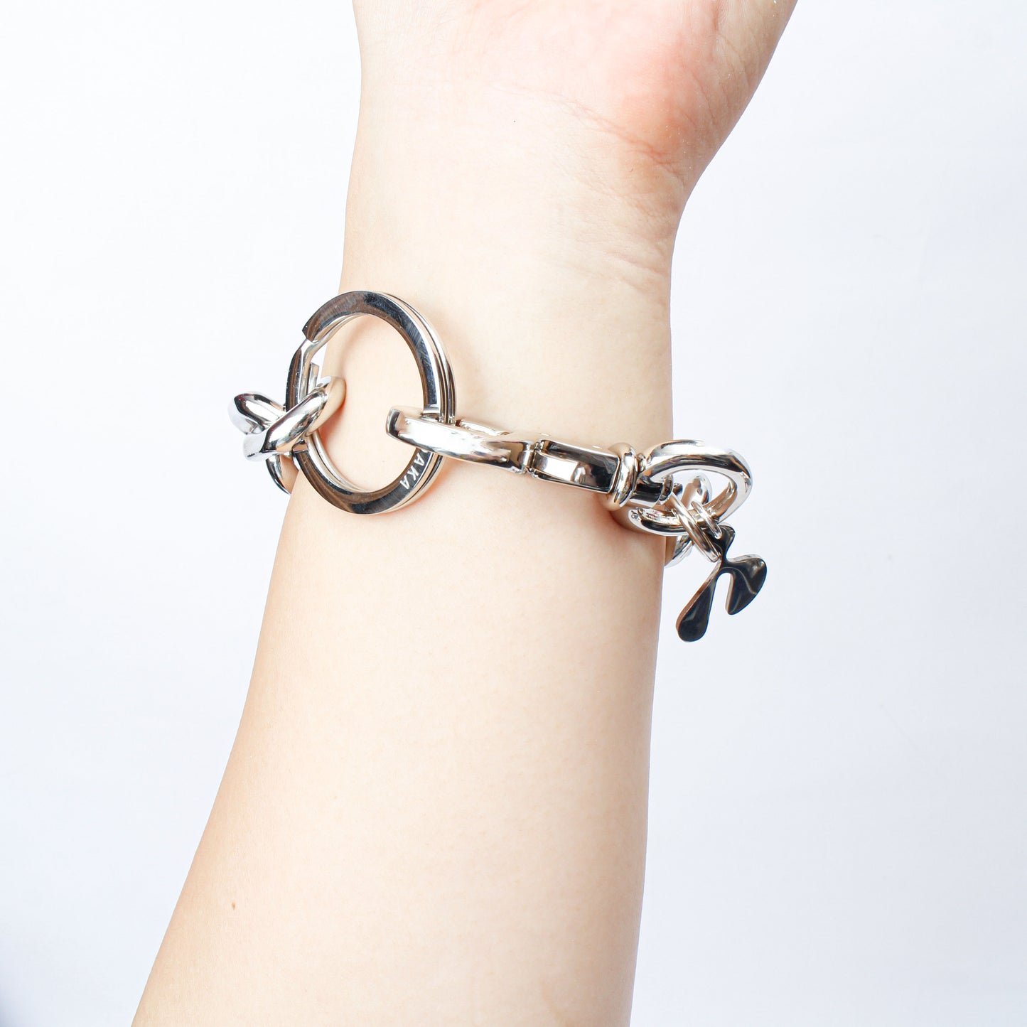 CUT OVAL BRACELET
