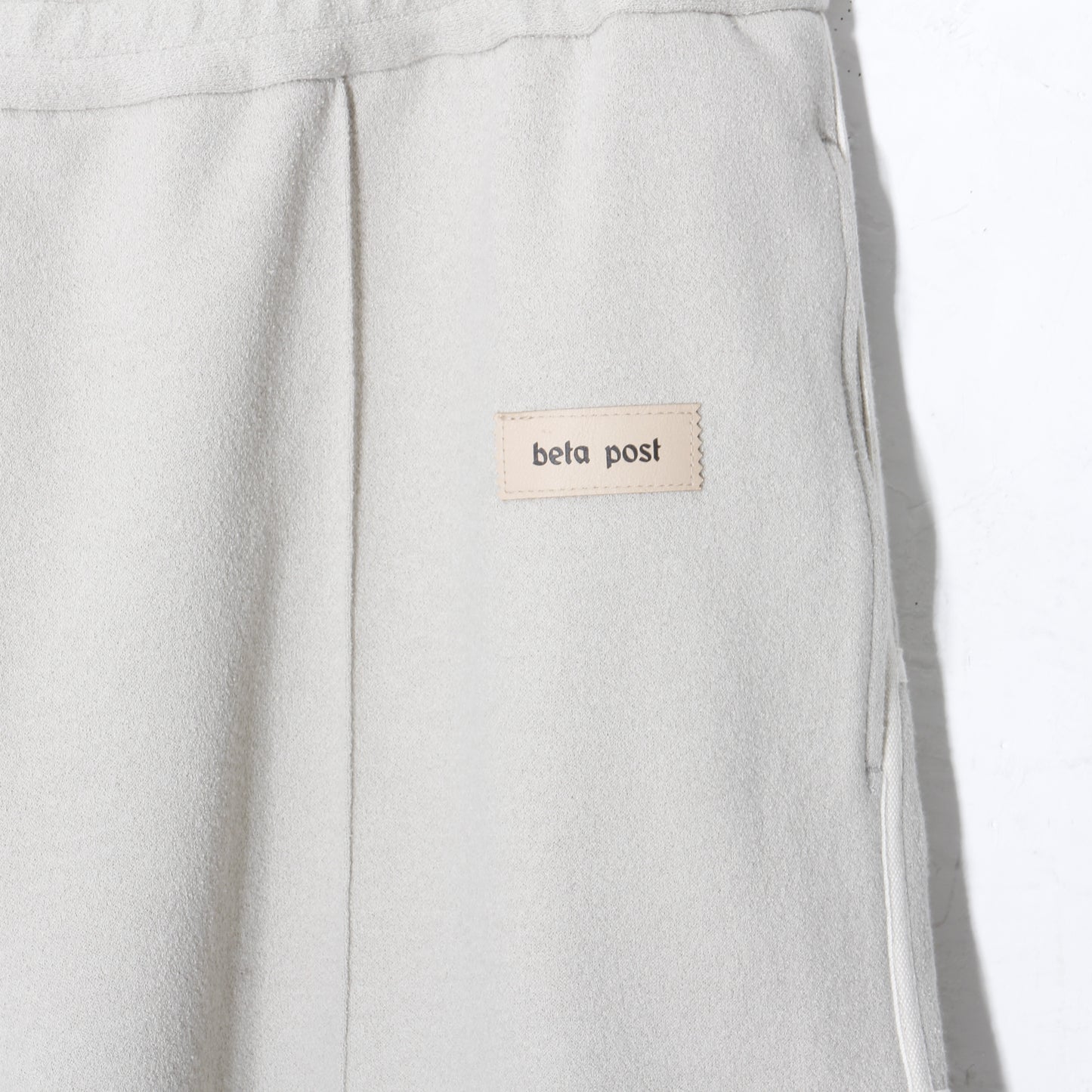 "amida" line track pants / beige