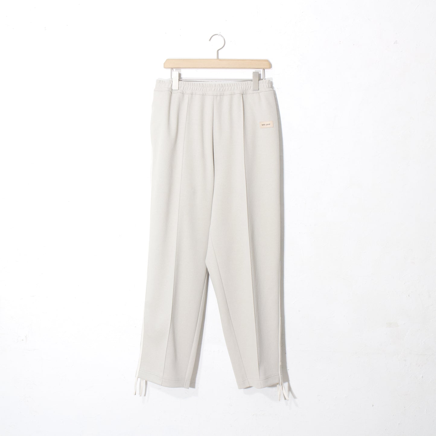 "amida" line track pants / beige