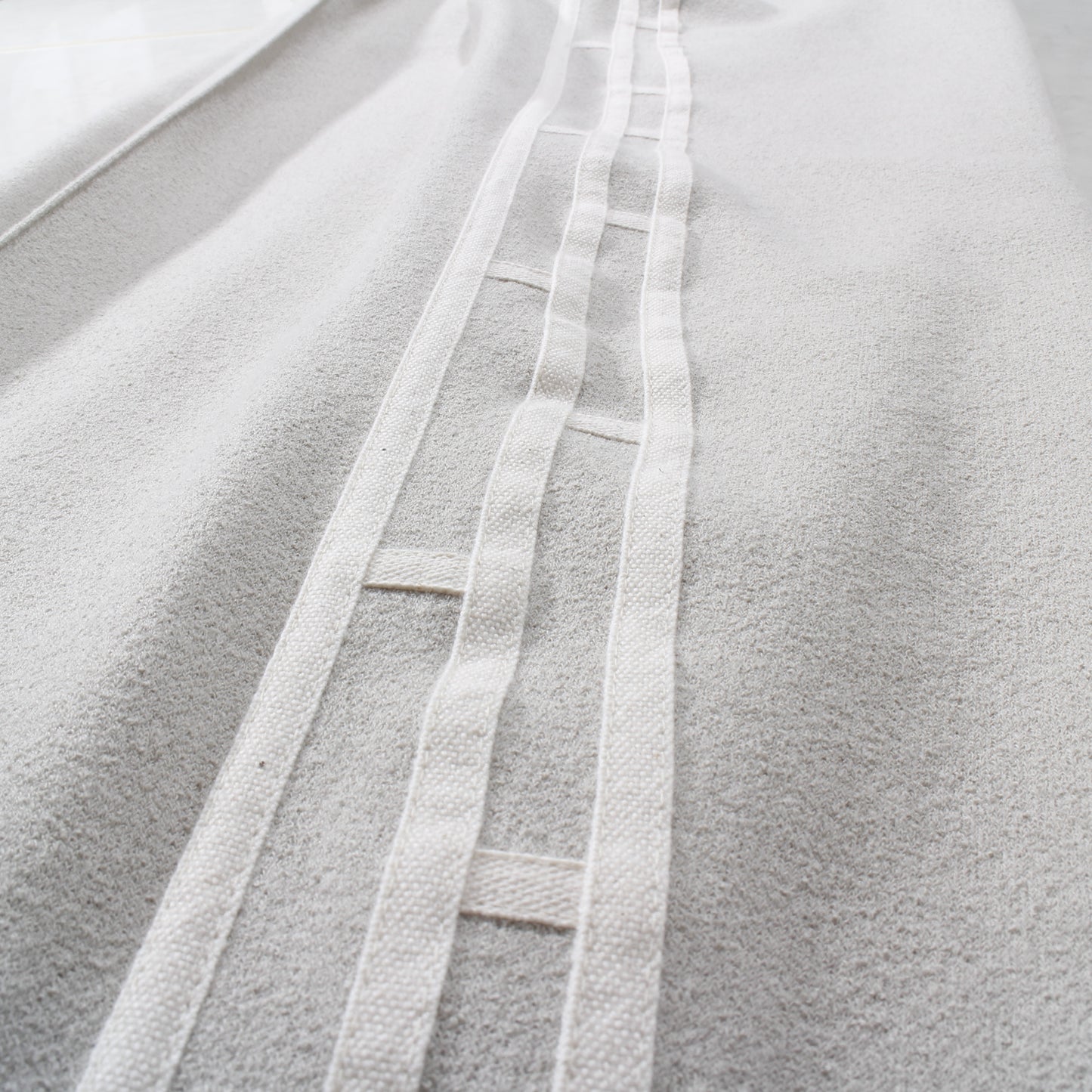 "amida" line track pants / beige