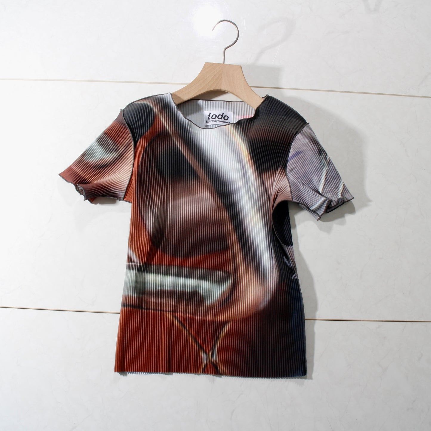 to do kotohayokozawa /Graphic Wave Top