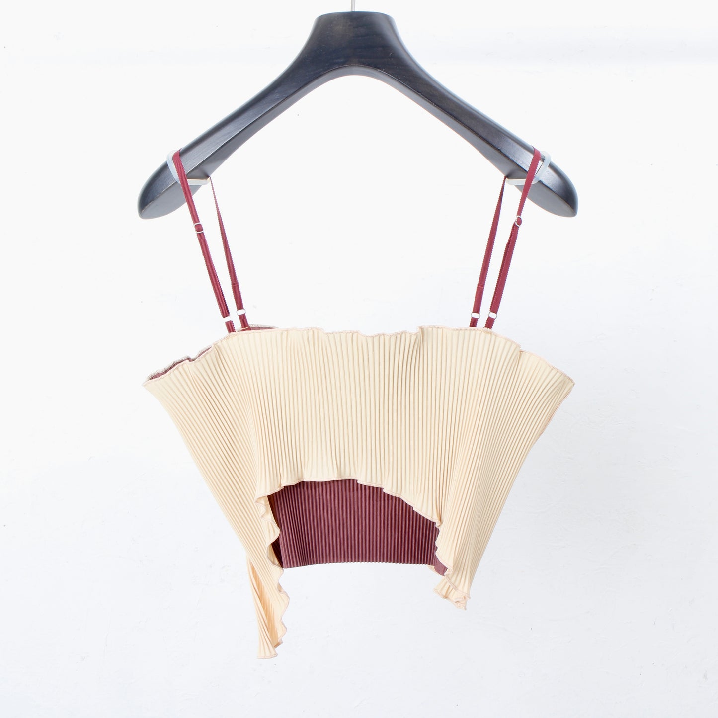 to do kotohayokozawa / feering wave camisole / dk.red