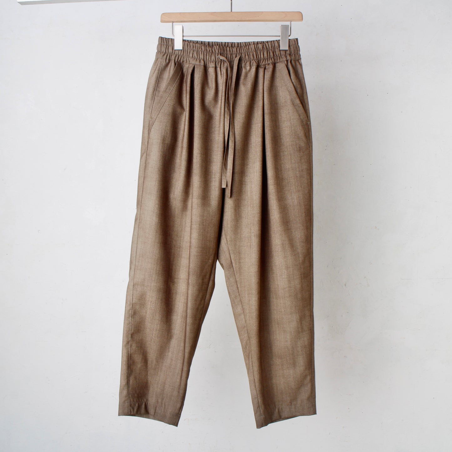 Uneven Dyed Tapered Pants / brown-beige