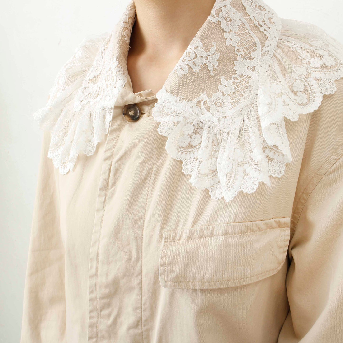 overlace /lace soutien collar coat