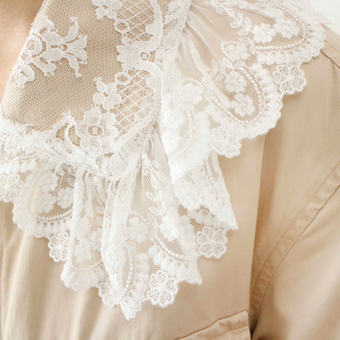 overlace /lace soutien collar coat