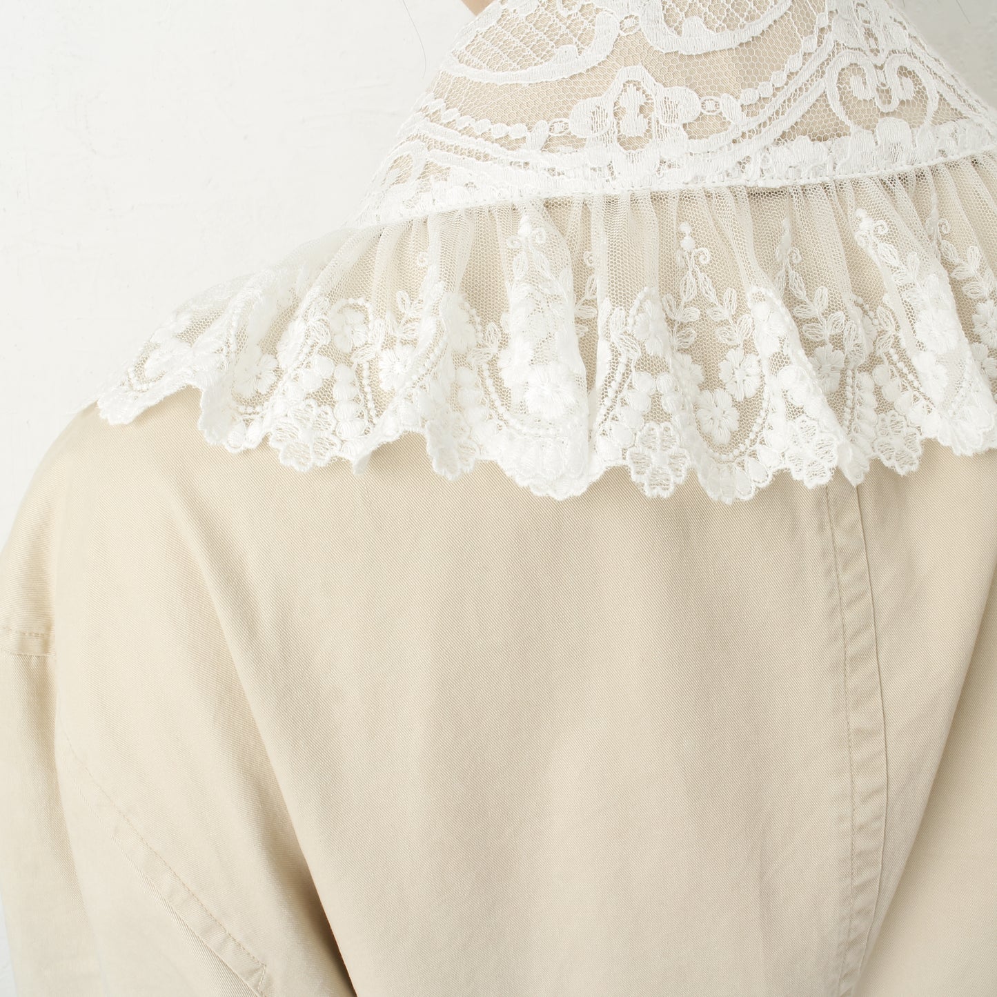 overlace /lace soutien collar coat