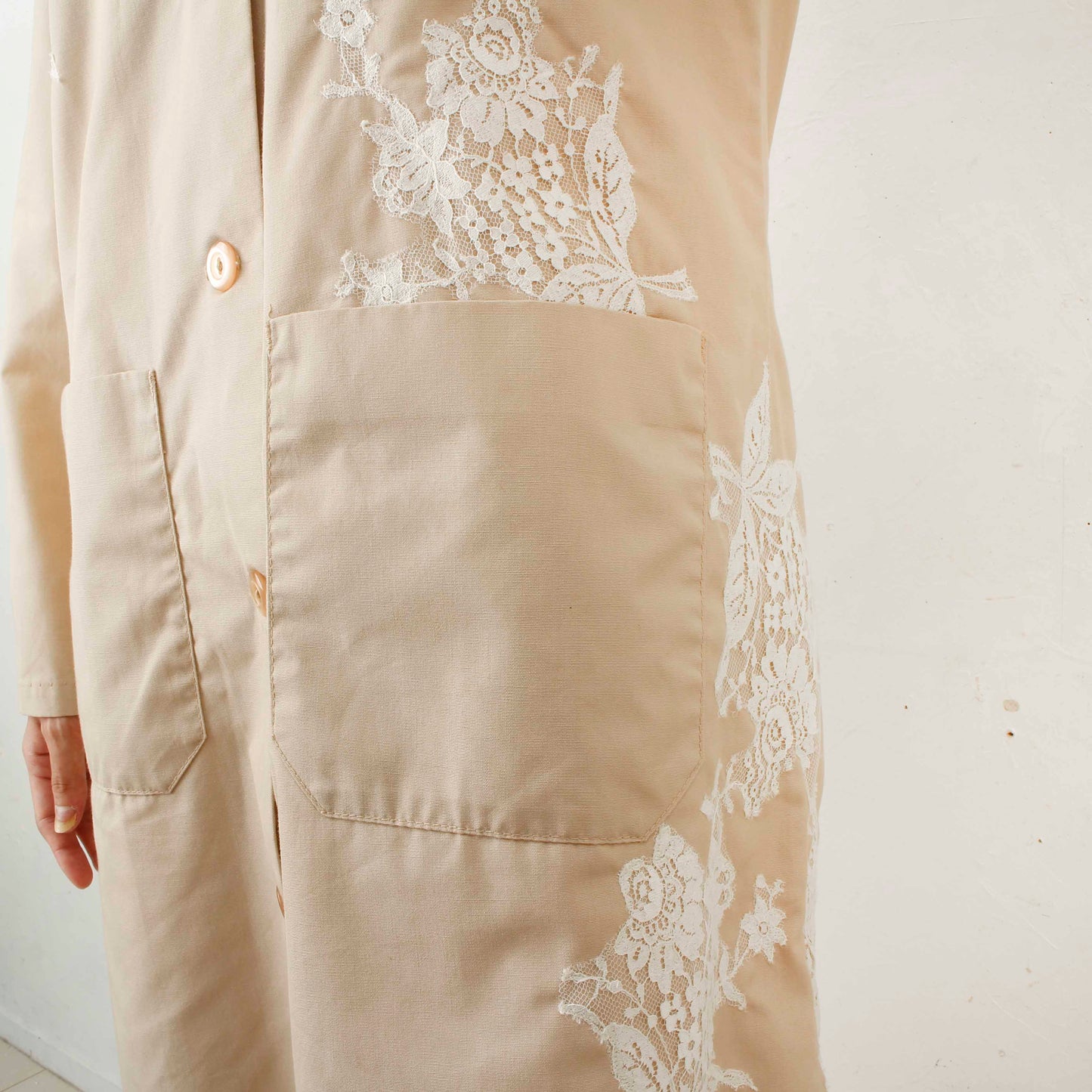 overlace /lace doctor coat