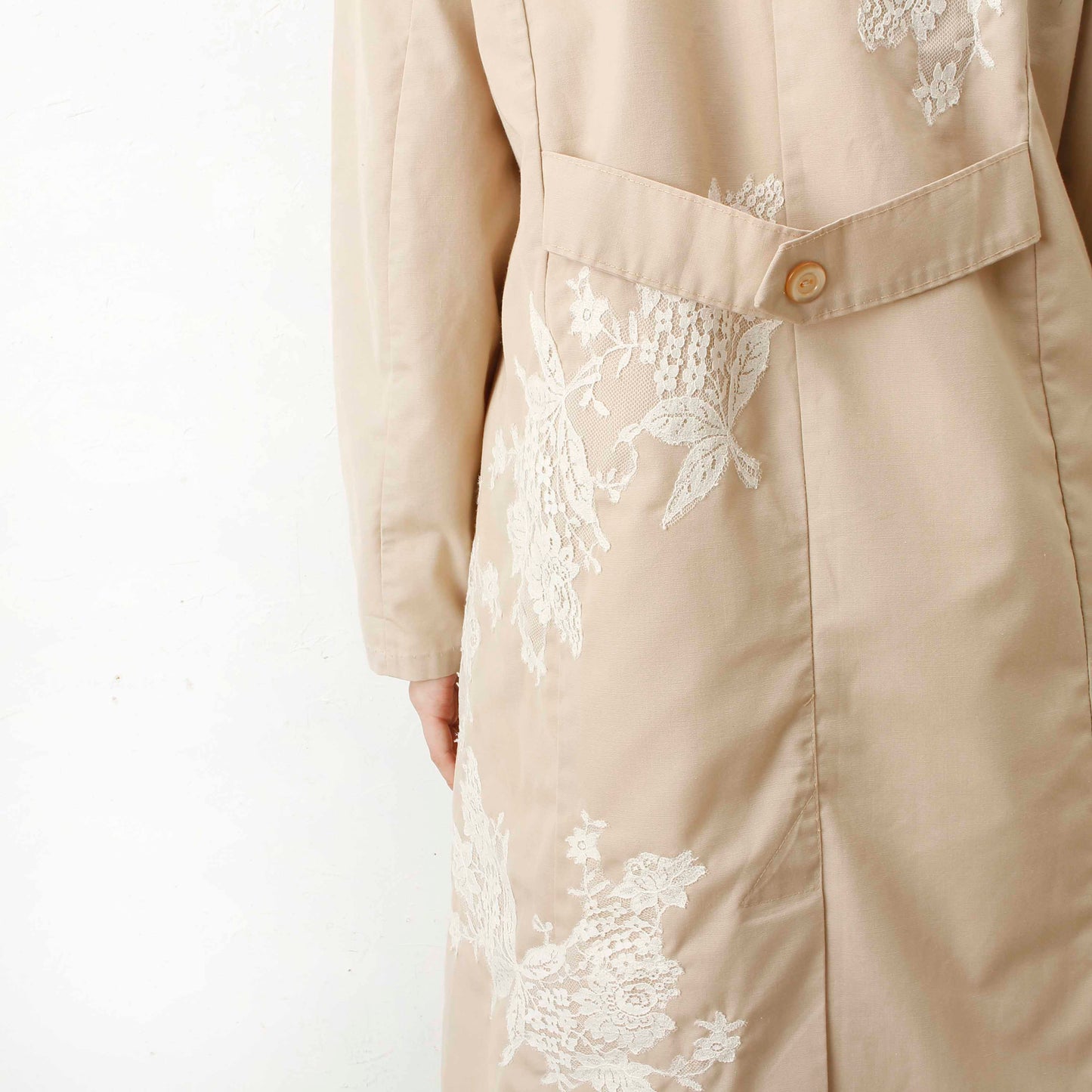 overlace /lace doctor coat