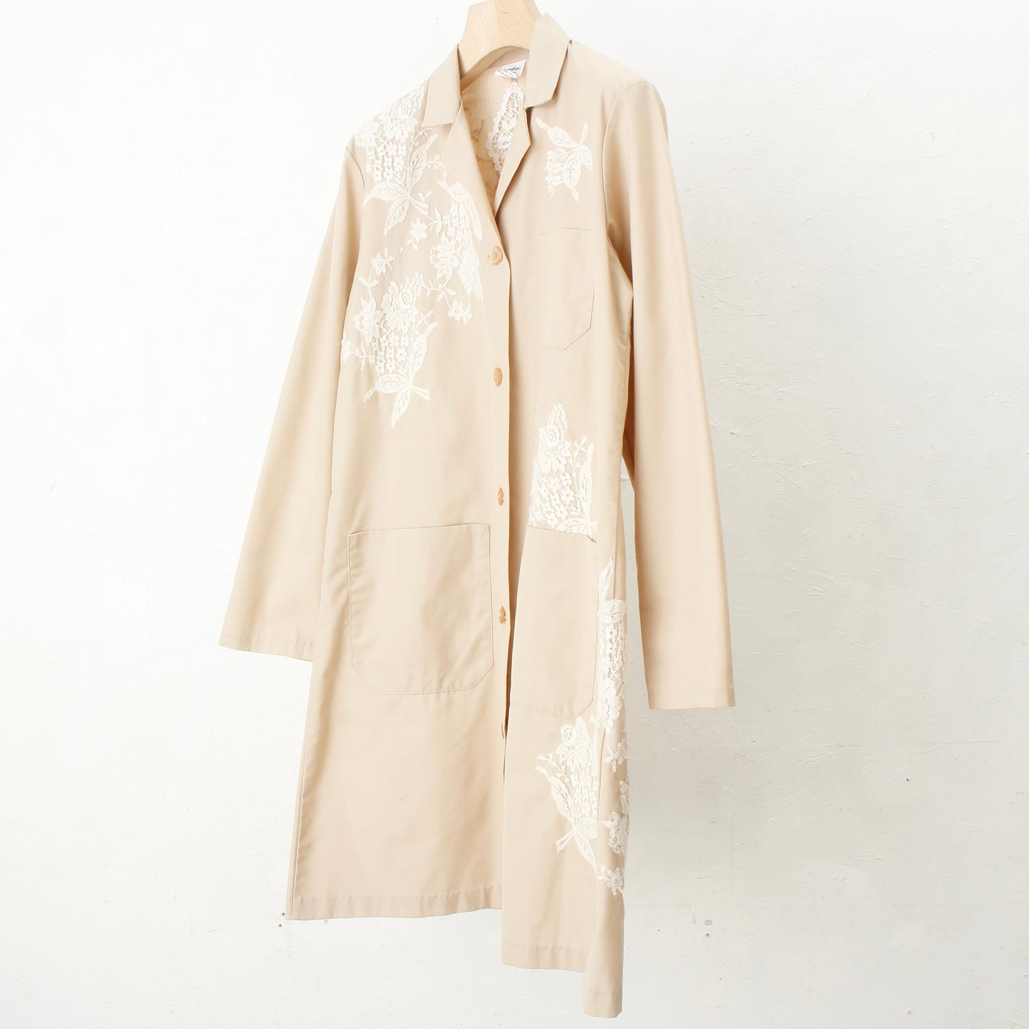 overlace /lace doctor coat